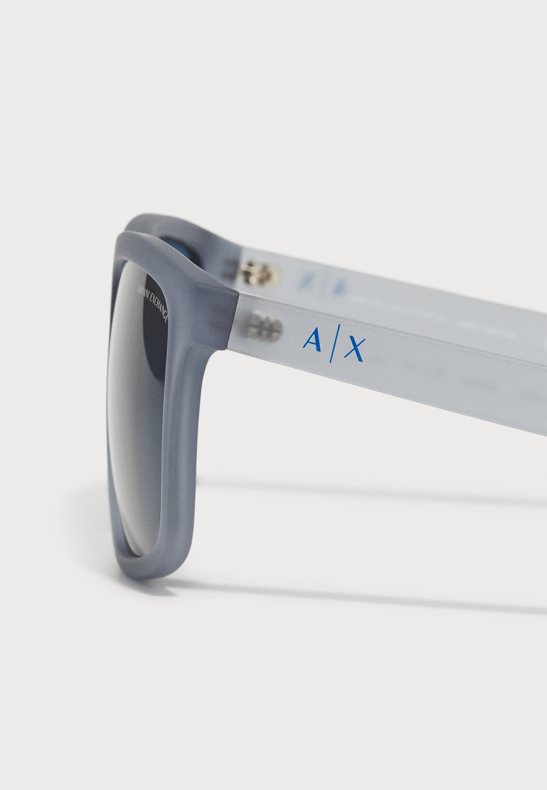 Armani Exchange saulesbrilles - matētas opālpelēkas