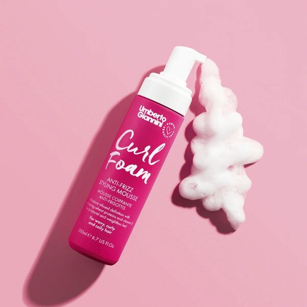 Umberto Giannini Mousse garbanotųjų plaukų putos nuo šiaušimosi, 200 ml