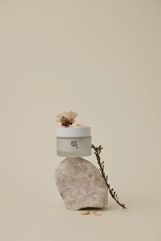 Beauty of Joseon Dynasty Cream, intensīvi mitrinošs krēms ar izgaismojošu efektu
