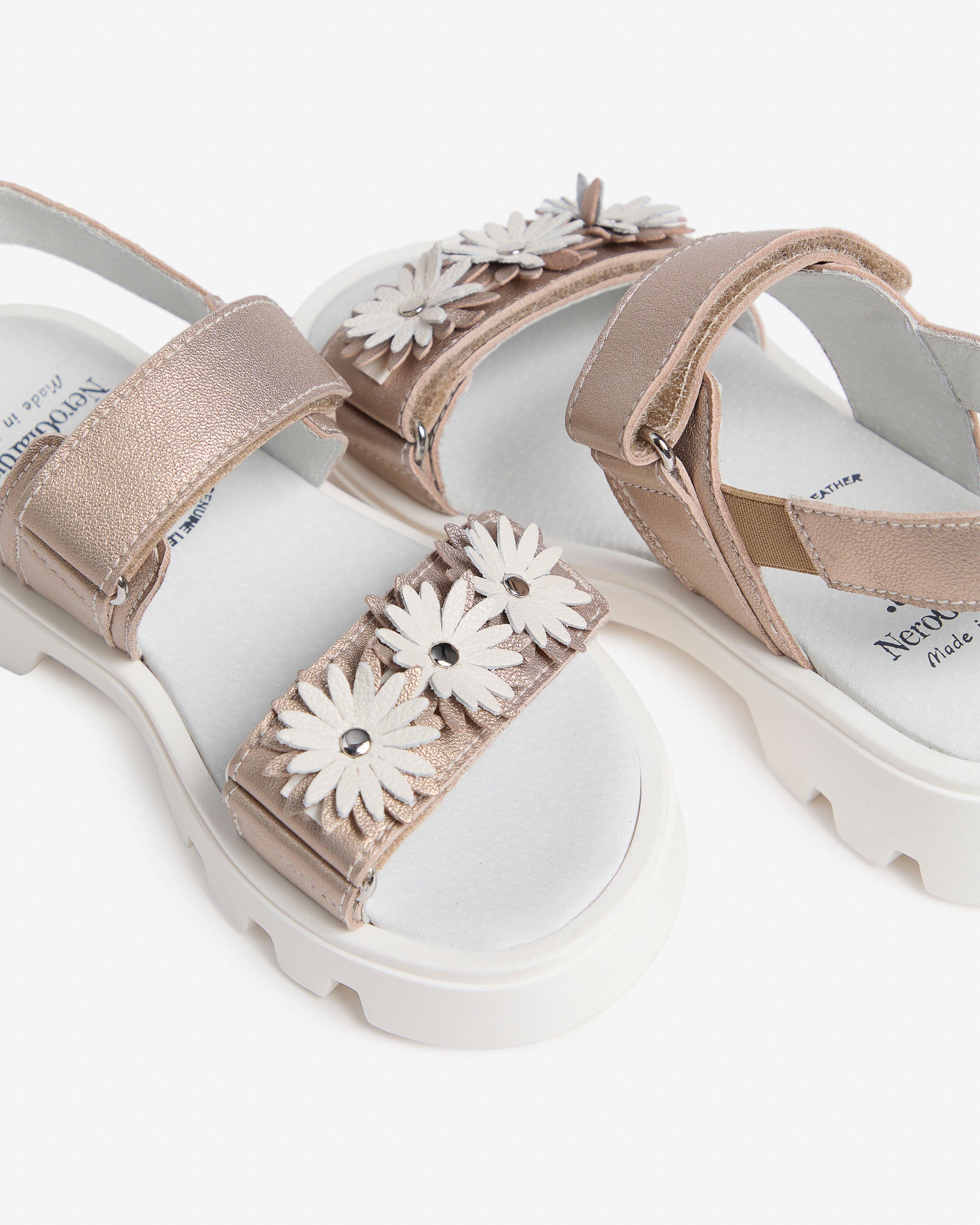  Ledersandalen für Teenager-Mädchen