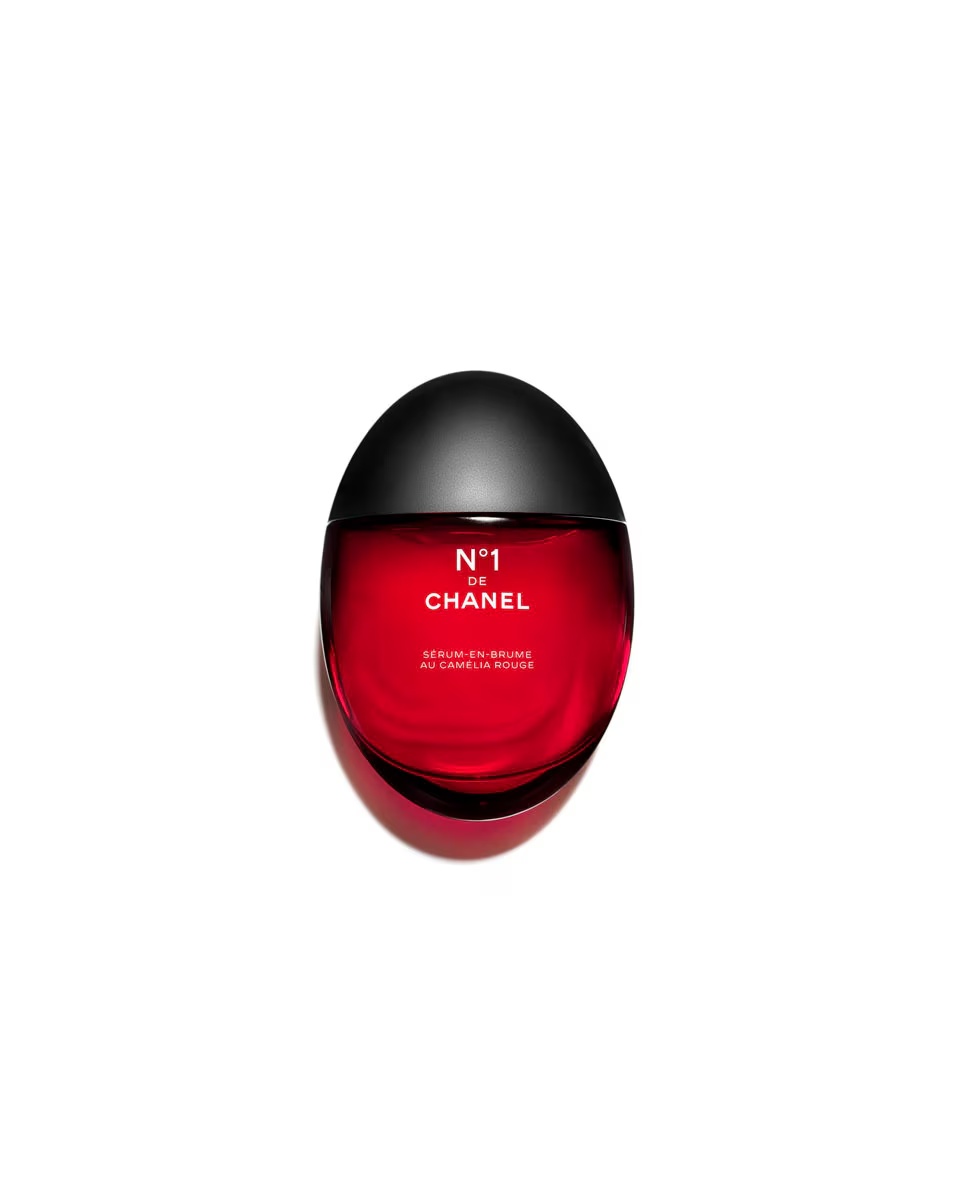 CHANEL N°1 DE CHANEL SÉRUM-EN-BRUME AU CAMÉLIA RUGE PROTECT – SOOTH – ΠΙΟ ΦΡΕΣΚΗ ΛΑΜΨΗ