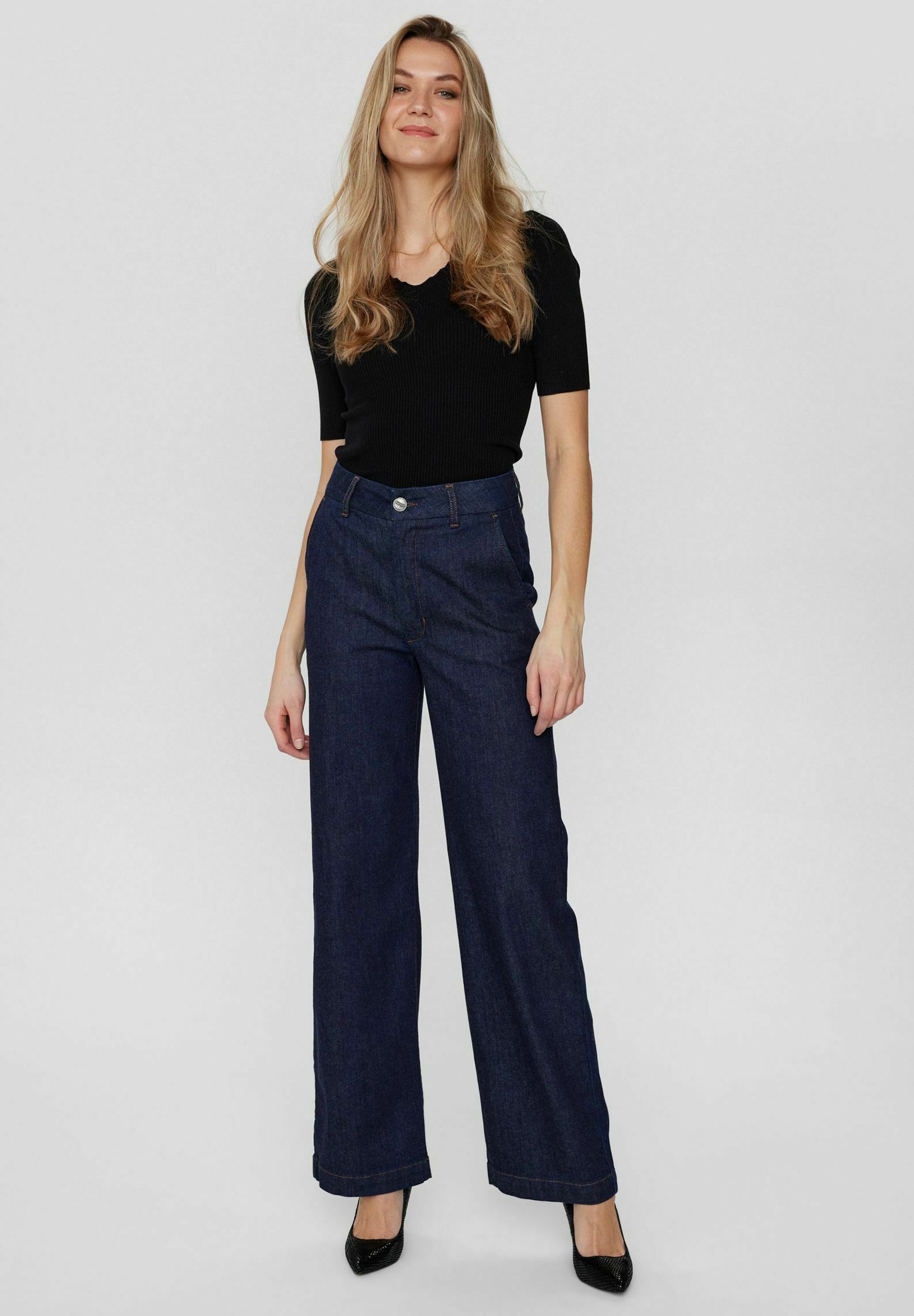 Nümph NUAMBER - Rechte jeans - donkerblauwe denim
