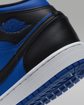 Air Jordan 1 Mid Older Kids' Shoes