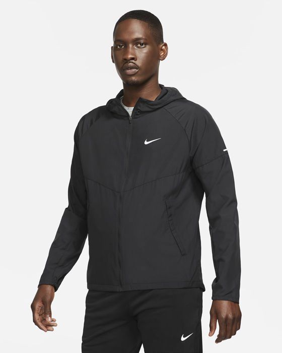 Nike Miler – Chaqueta de running negra para hombre, repelente al agua, con capucha, de poliéster reciclado.