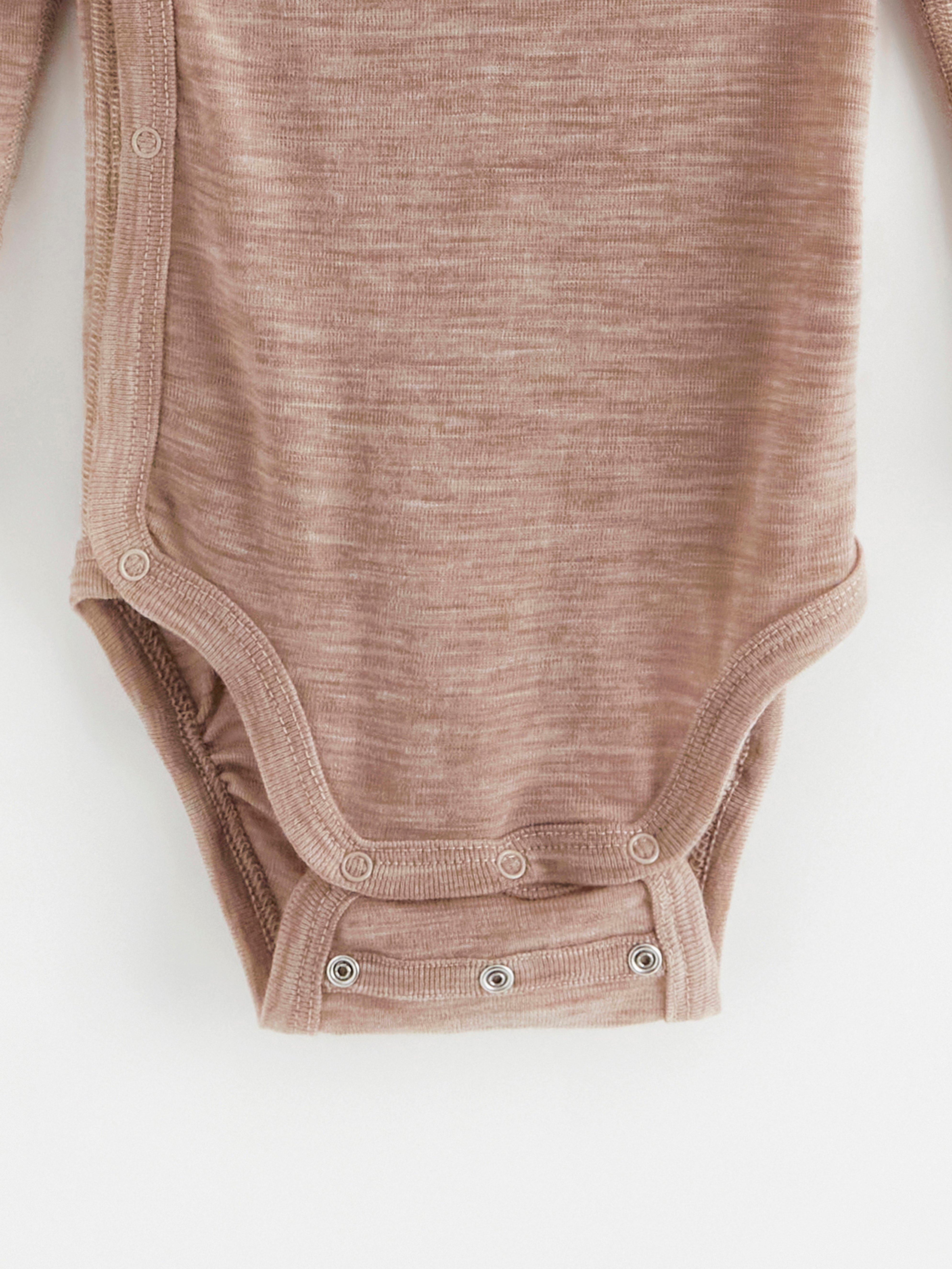Omlottbody i merinoull Light Beige Melange