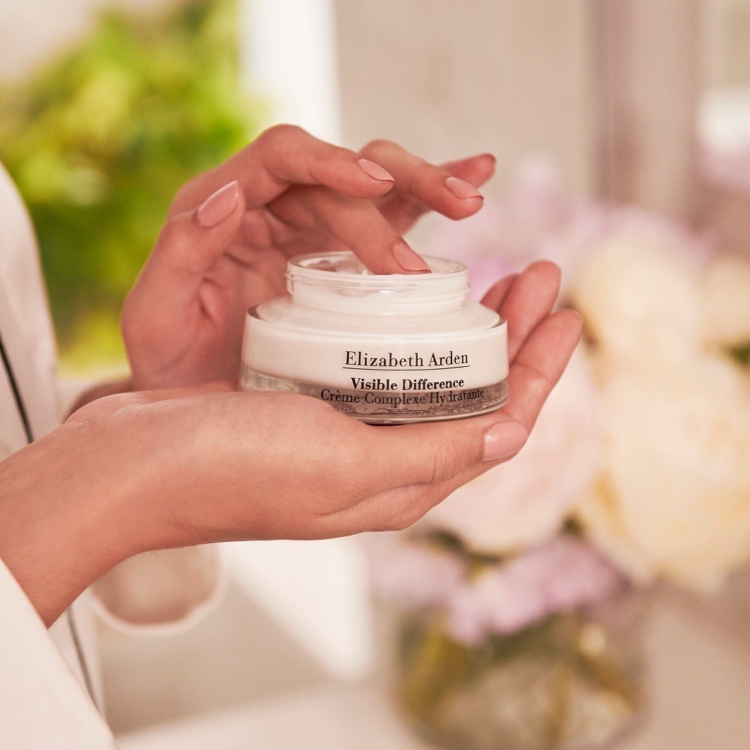 Elizabeth Arden sejas krēms Cerruti 1881 sievietēm Visible Difference Refining Moisture Cream - 75 ml