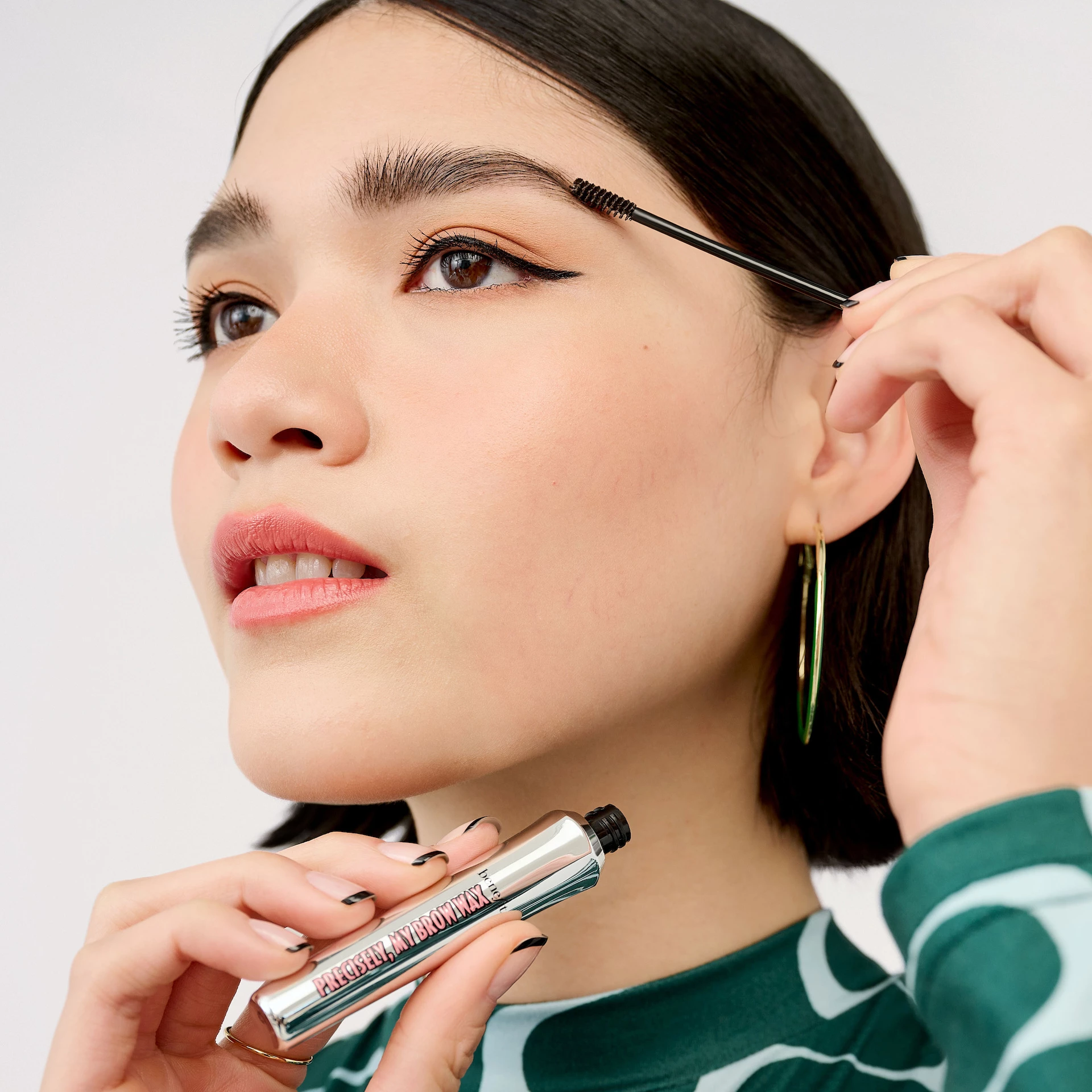 Precisely, My Brow Wax - Vosk na tvarování obočí s plným pigmentem 3 - Benefit