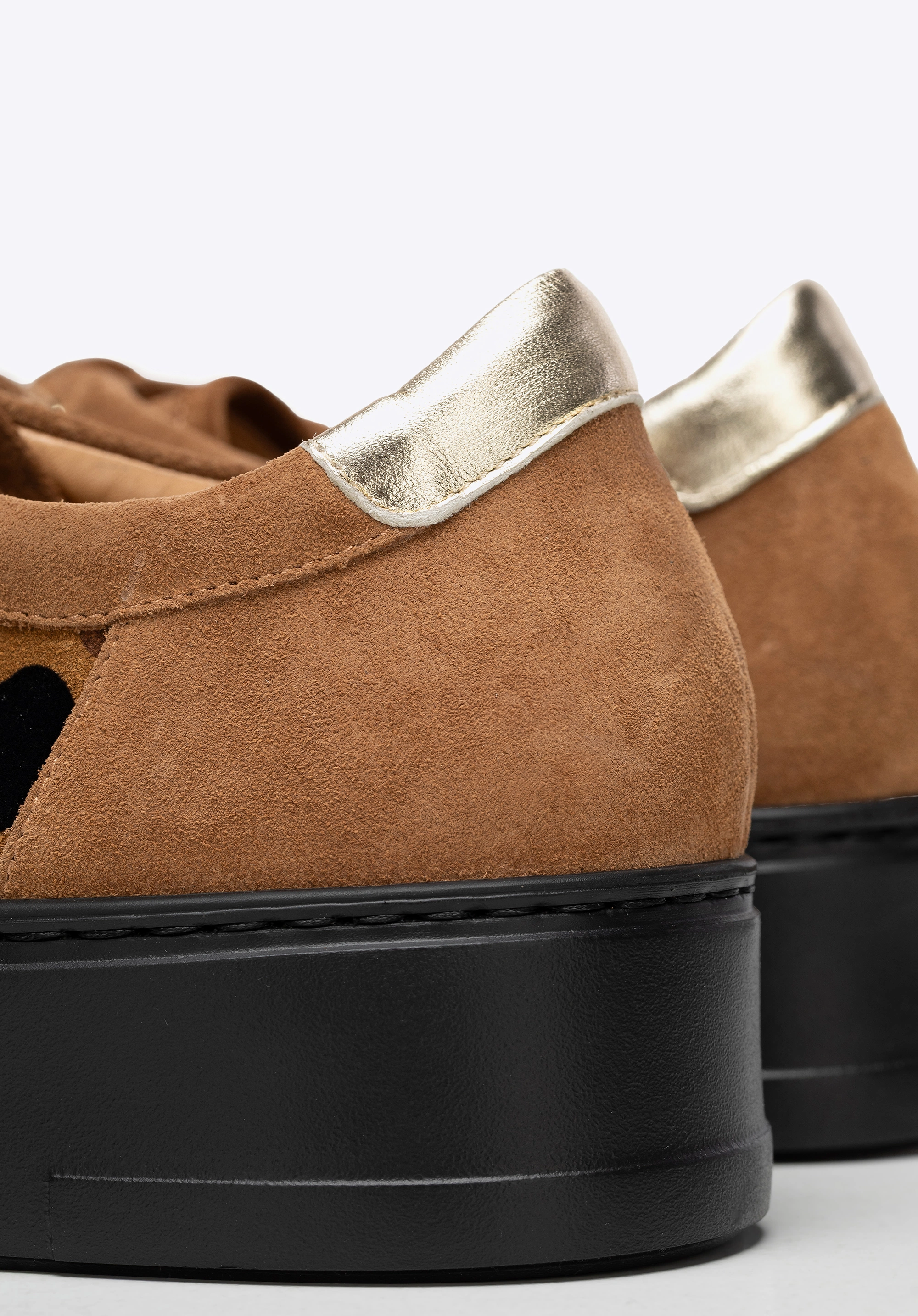 Damskie sneakersy ze skóry zamszowej w motyw panterki brązowe
