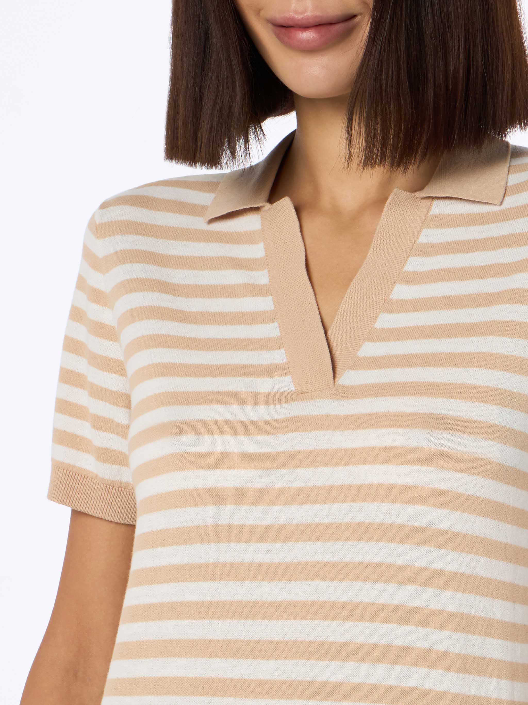 Evohne Poloshirt aus beige gestreiftem Baumwollstrick
