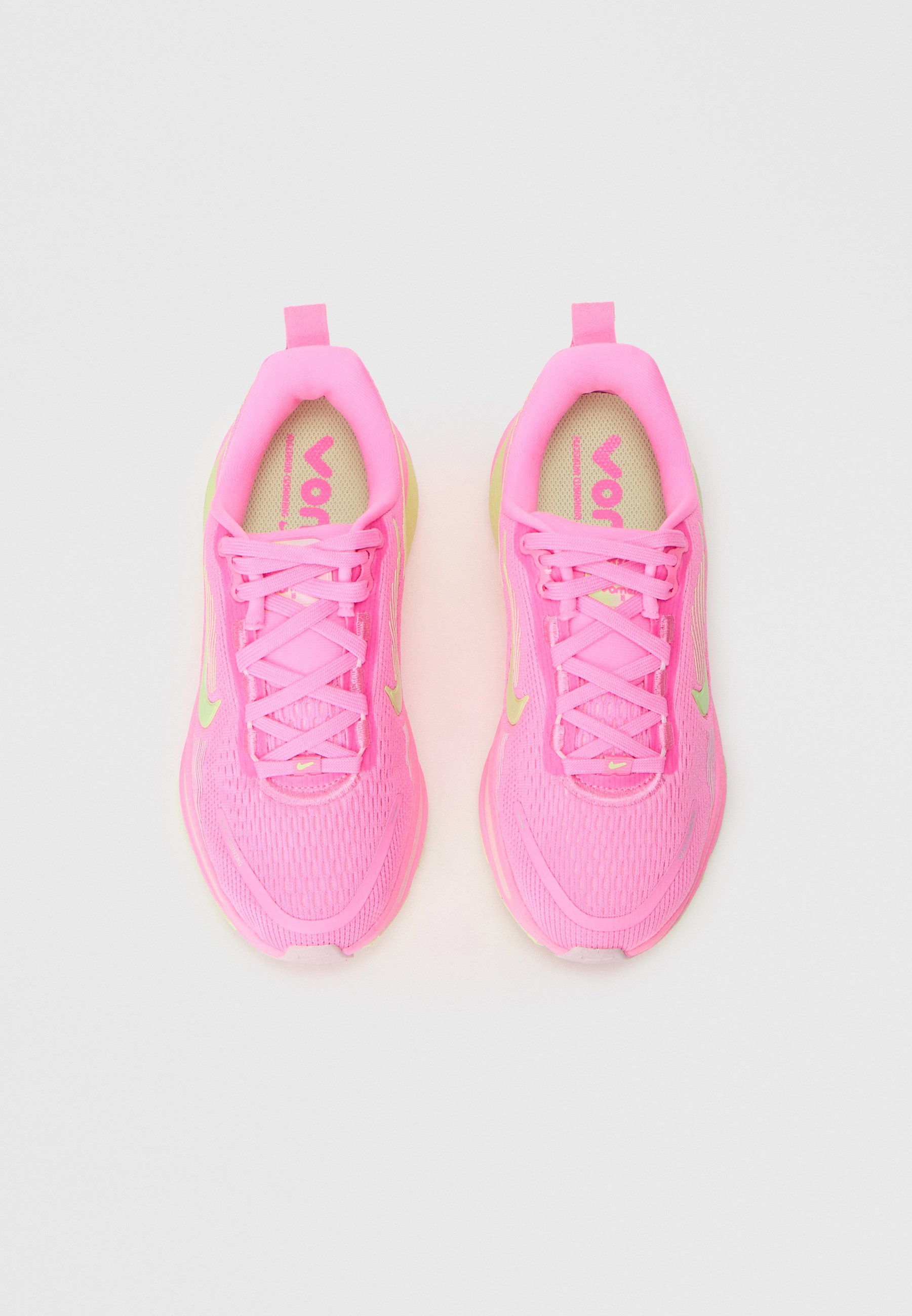 Nike Performance VOMERO 18 UNISEX - Hardloopschoenen voor op de weg - pink spell/barely volt/pink foam