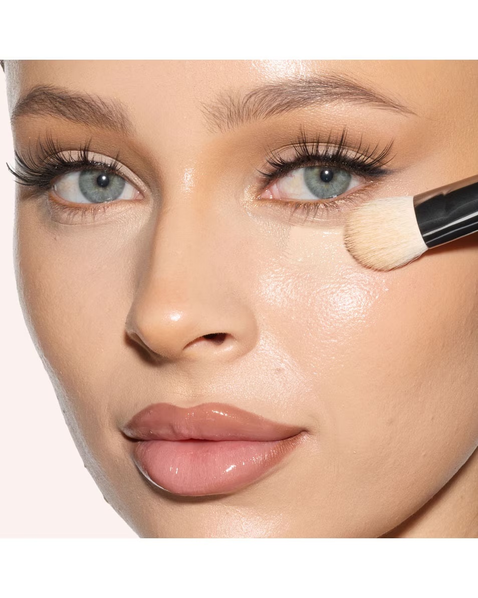 HUDA BEAUTY PENSULĂ PENTRU PULVERIZAREA OCHILOR ȘI ACOPERIREA TENULUI