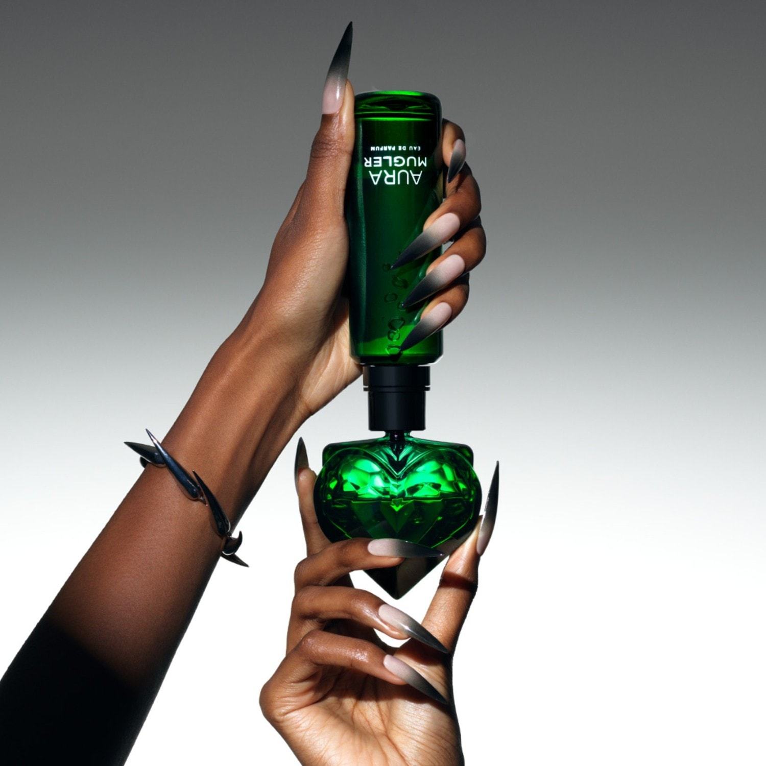 MUGLER Eau de Parfum Aura Mugler – 100 ml – Užpildymas