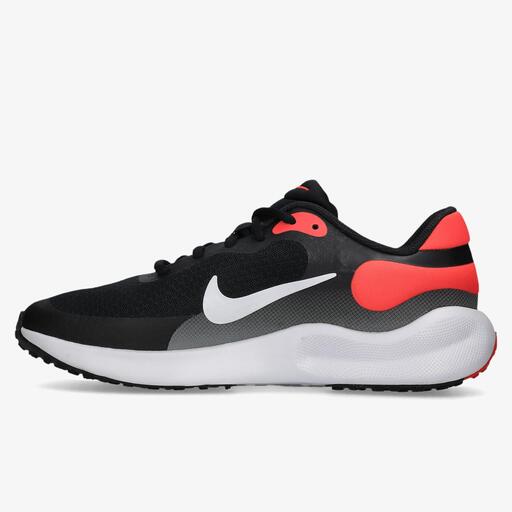  Nike Revolution 7