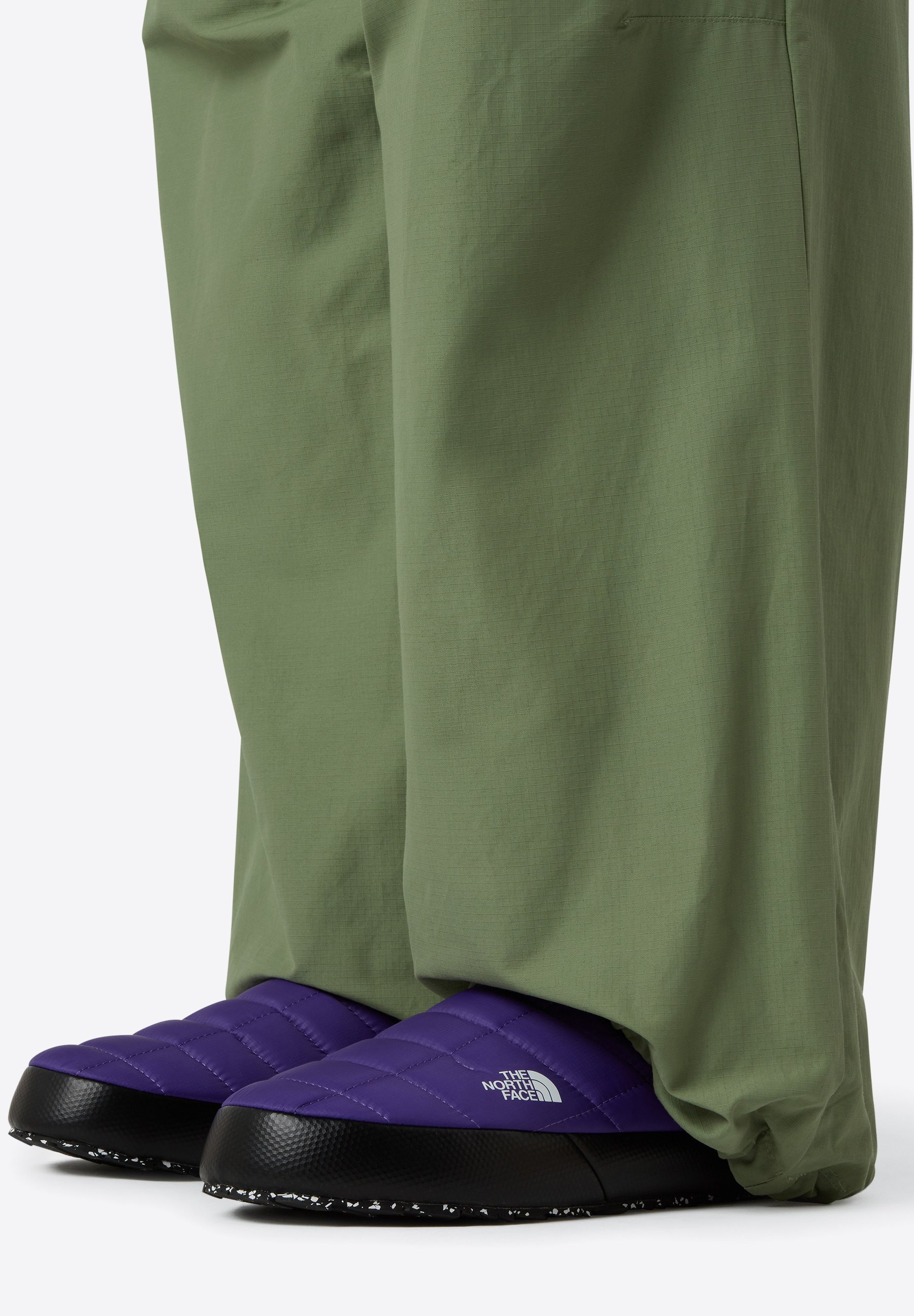 The North Face W THERMOBALL TRACTION V - Slippers - Peak Purple TNF/Black