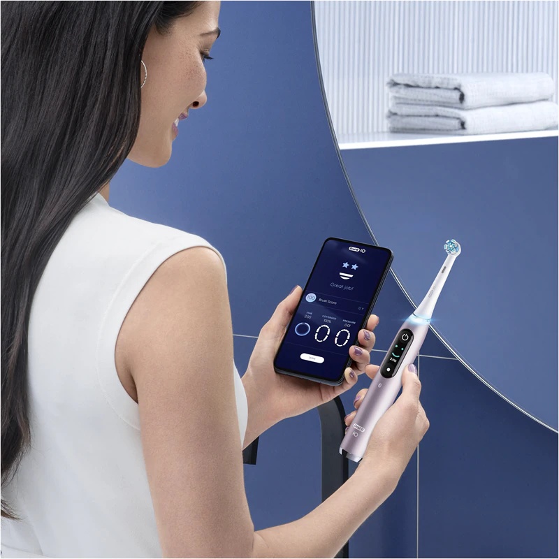 Električna zobna ščetka Oral-B iO 9 s polnilnim etuijem