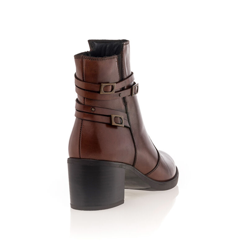 Braune Damenstiefel / Stiefeletten