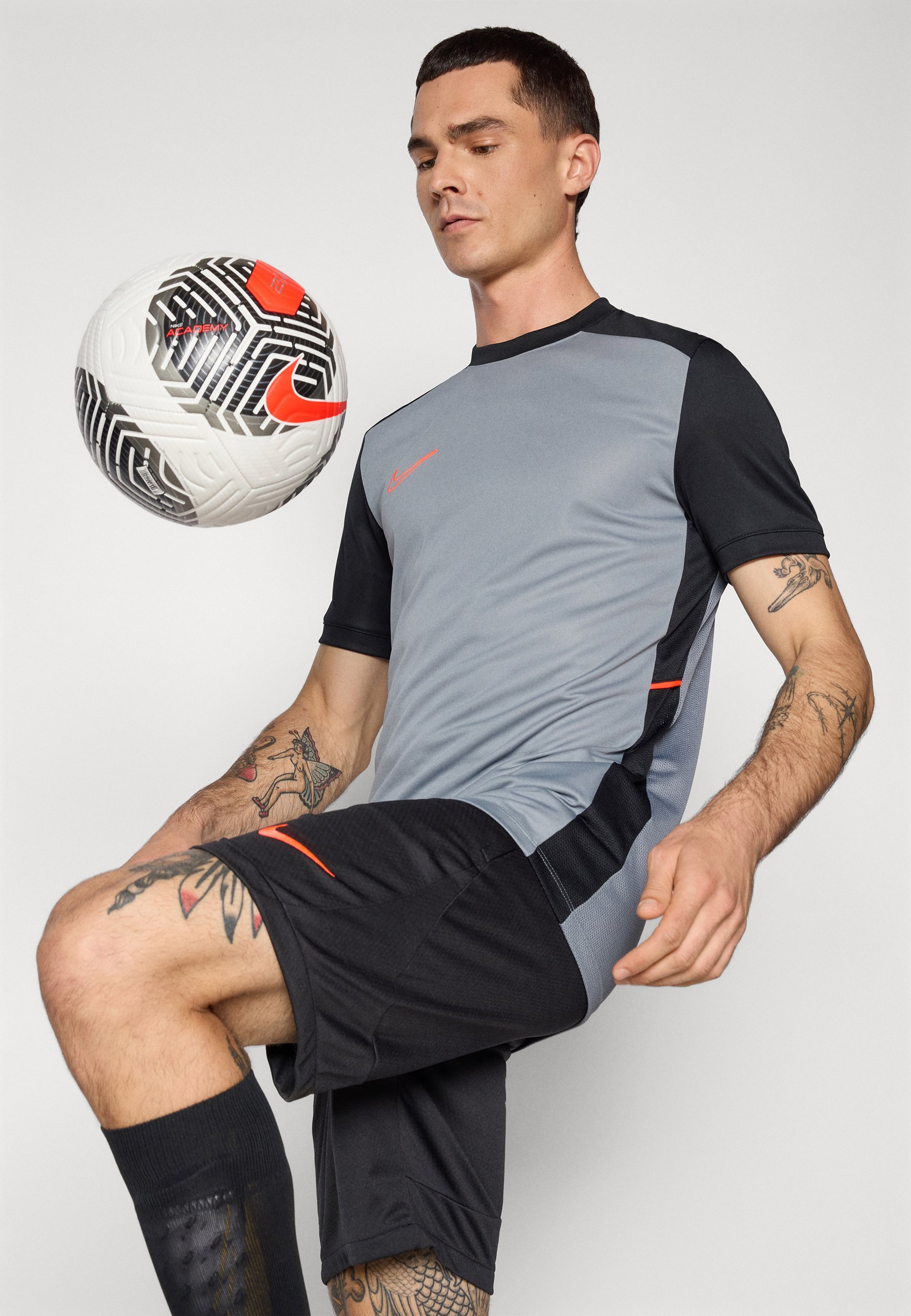 Nike Performance ACADEMY TOP - Sport T-shirt - koelgrijs/zwart/felrood