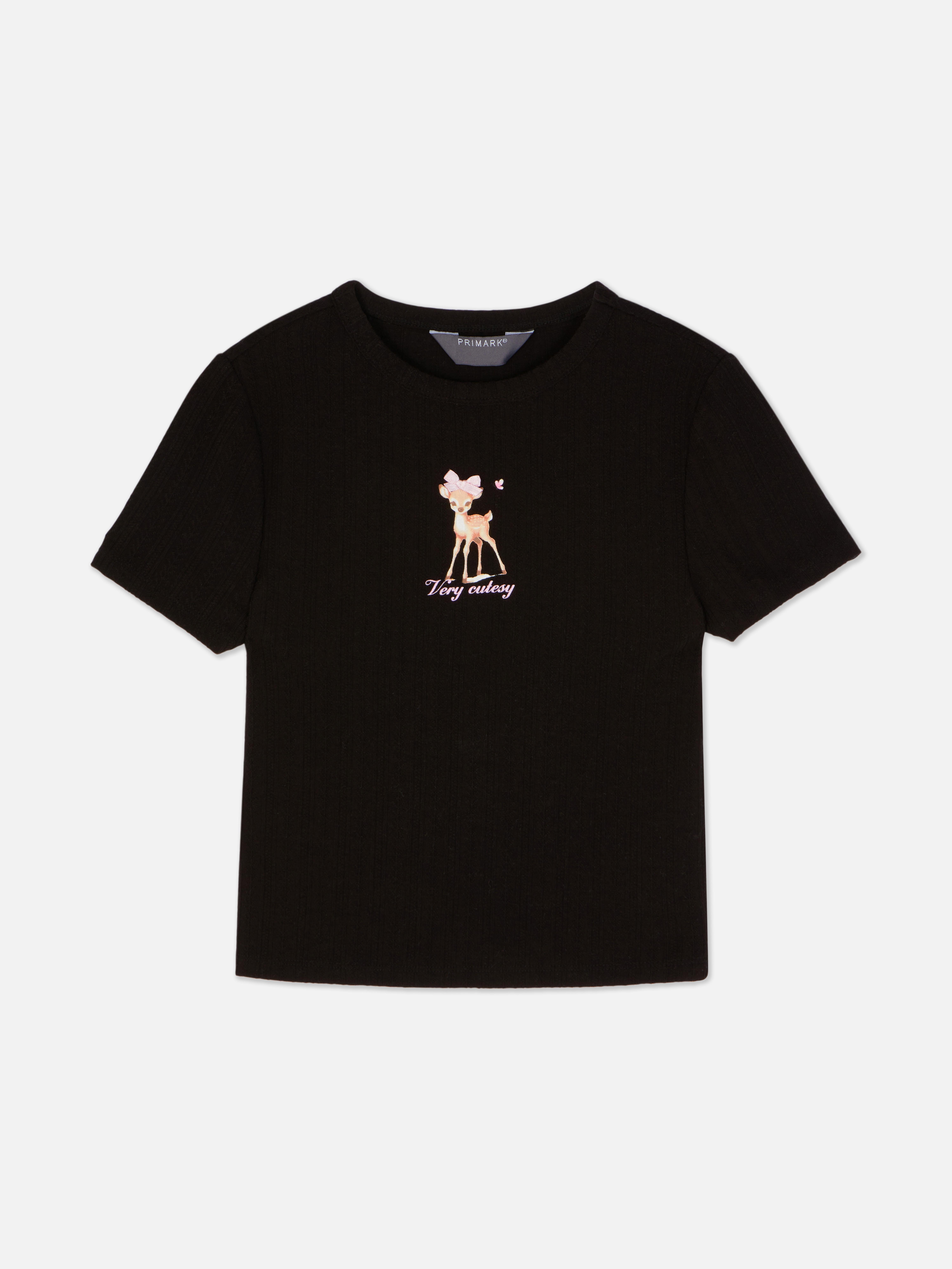 Tricou pentru bebeluși cu imprimeu și model ajurat Un tricou pentru bebeluși cu mâneci scurte, model ajurat și imprimeu pe față