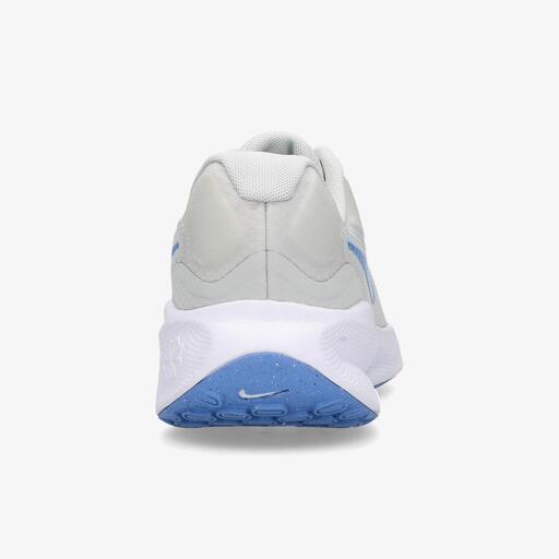 Nike Revolution 7