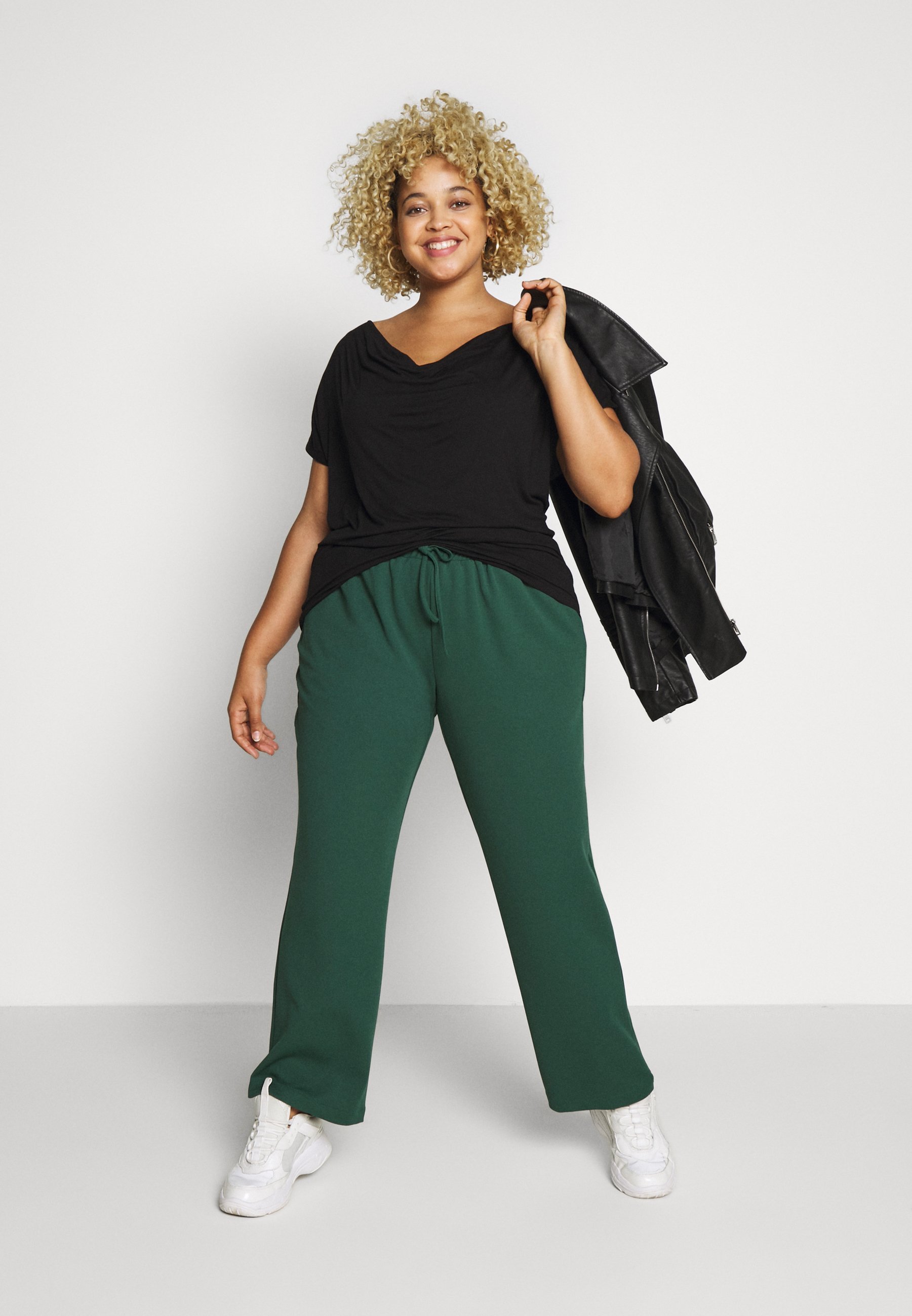 Anna Field Curvy Basic T-shirt - zwart