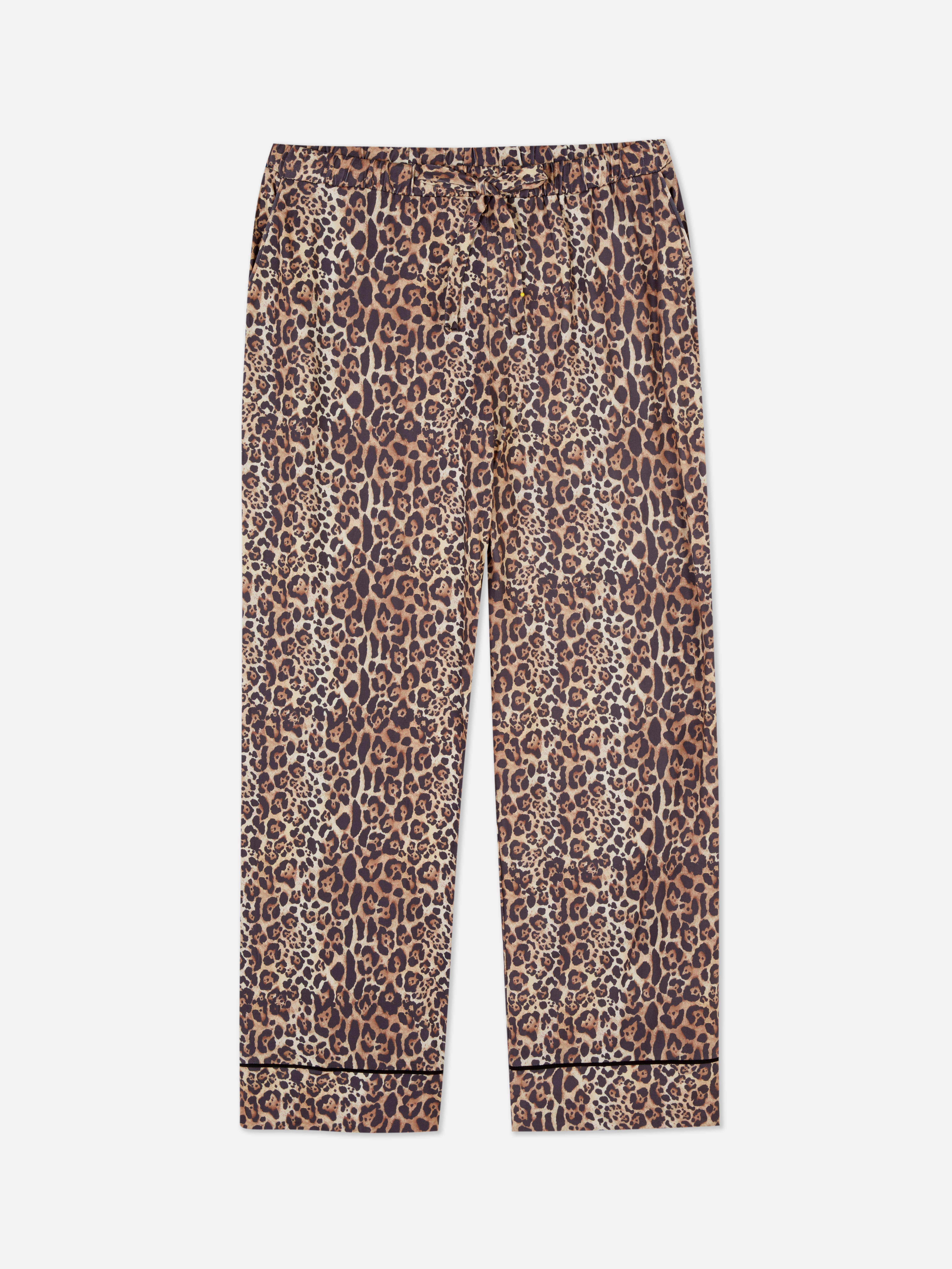 Pyjamahose mit Leopardenmuster. Weit geschnittene Pyjamahose mit Leopardenmotiv.
