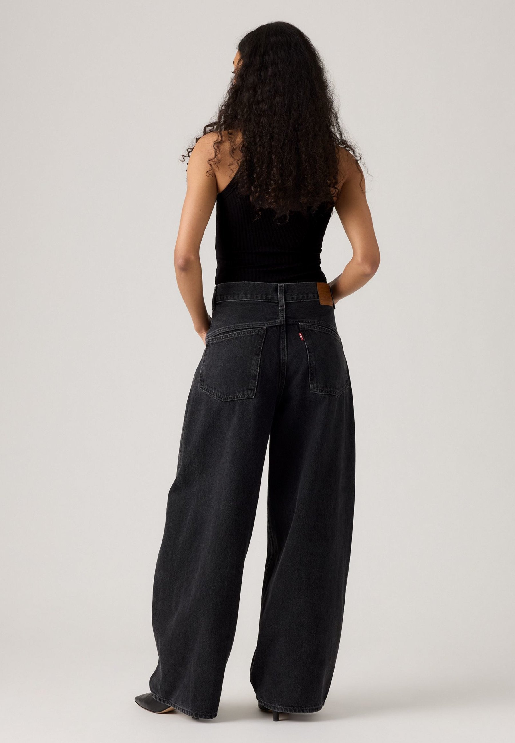 Levi's® SUPER BAGGY BARREL - Baggy Jeans - offen für Neues