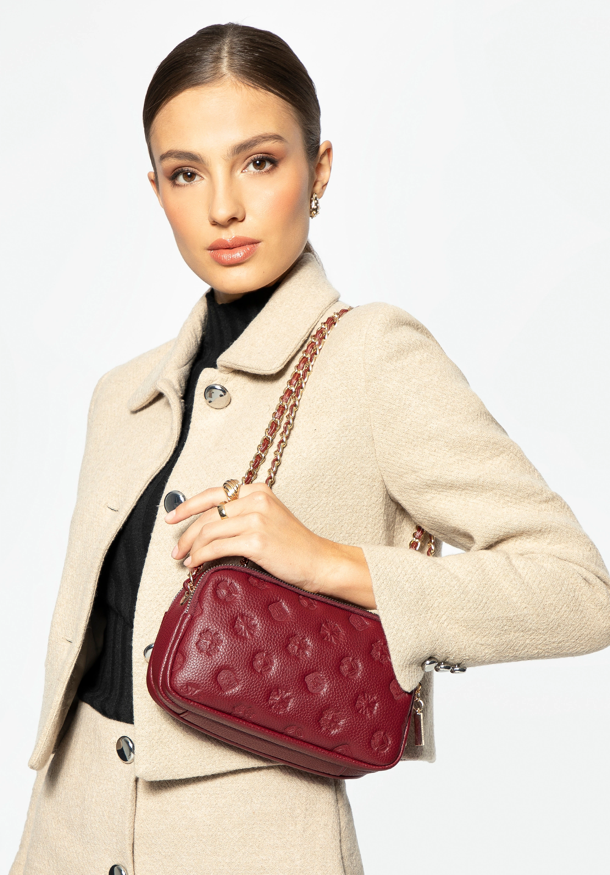 Damska crossbody ze skóry na łańcuszku bordowa