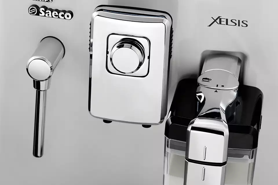 SUPER-AUTOMATISCHE ESPRESSOMASCHINE