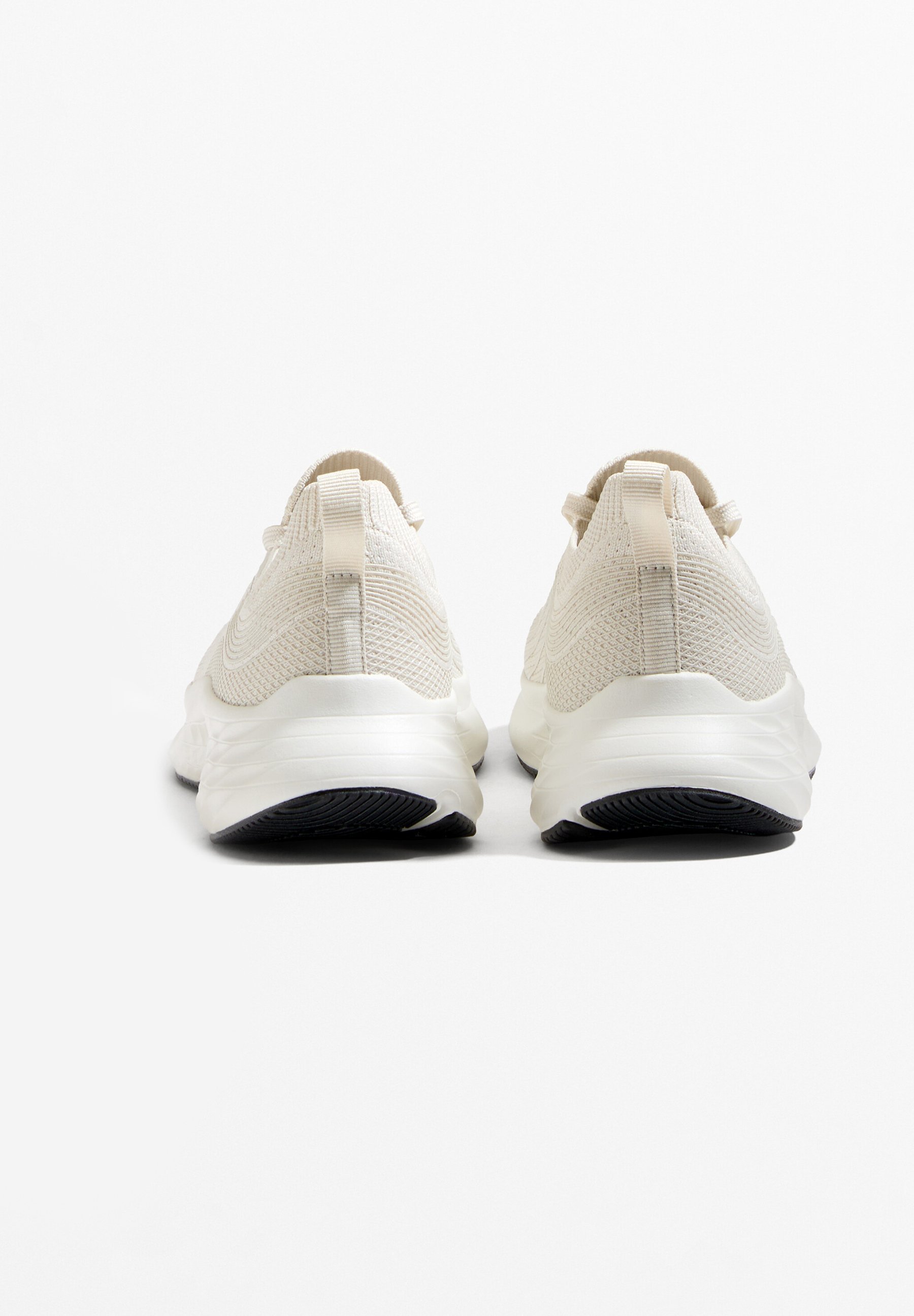 OYSHO U-MOVE - Trailrunningschoenen - wit