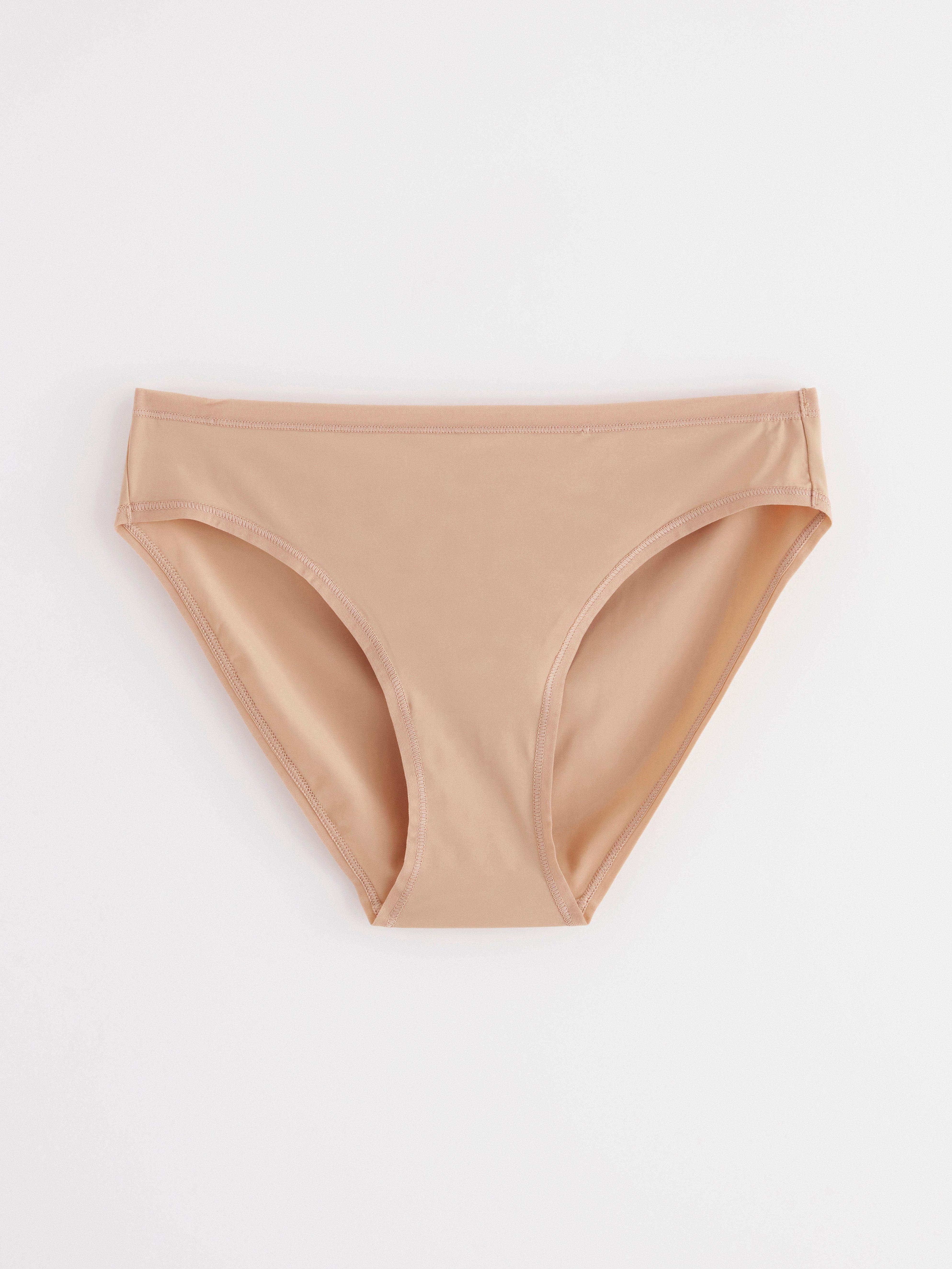 Braguita de bikini de cintura normal, color beige.