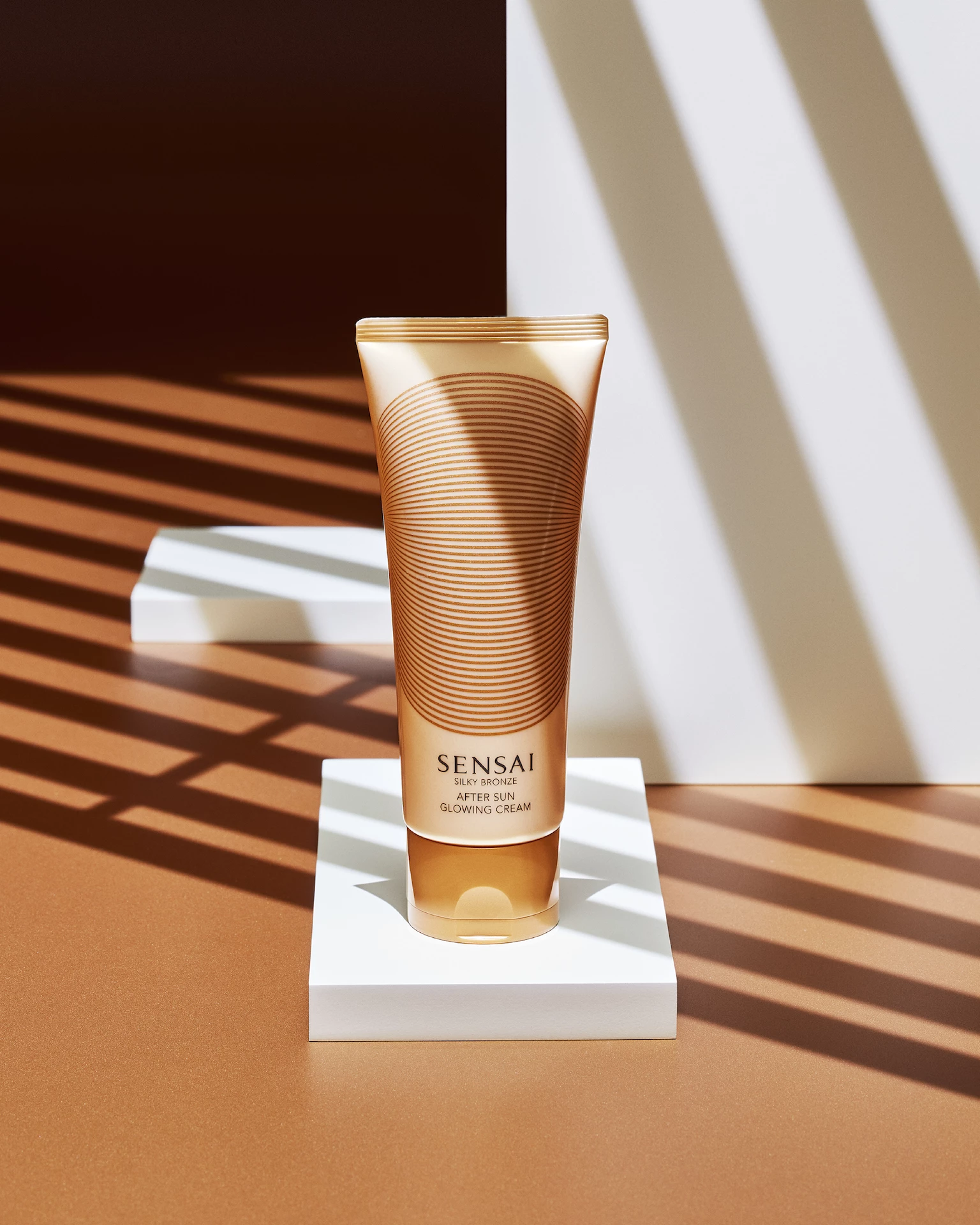 Svilenkasto brončana krema za sjaj nakon sunčanja 150 ml - SENSAI