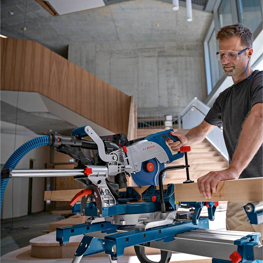 BOSCH 18V BITURBO Akku-Kapp- und Gehrungssäge 0601B47040