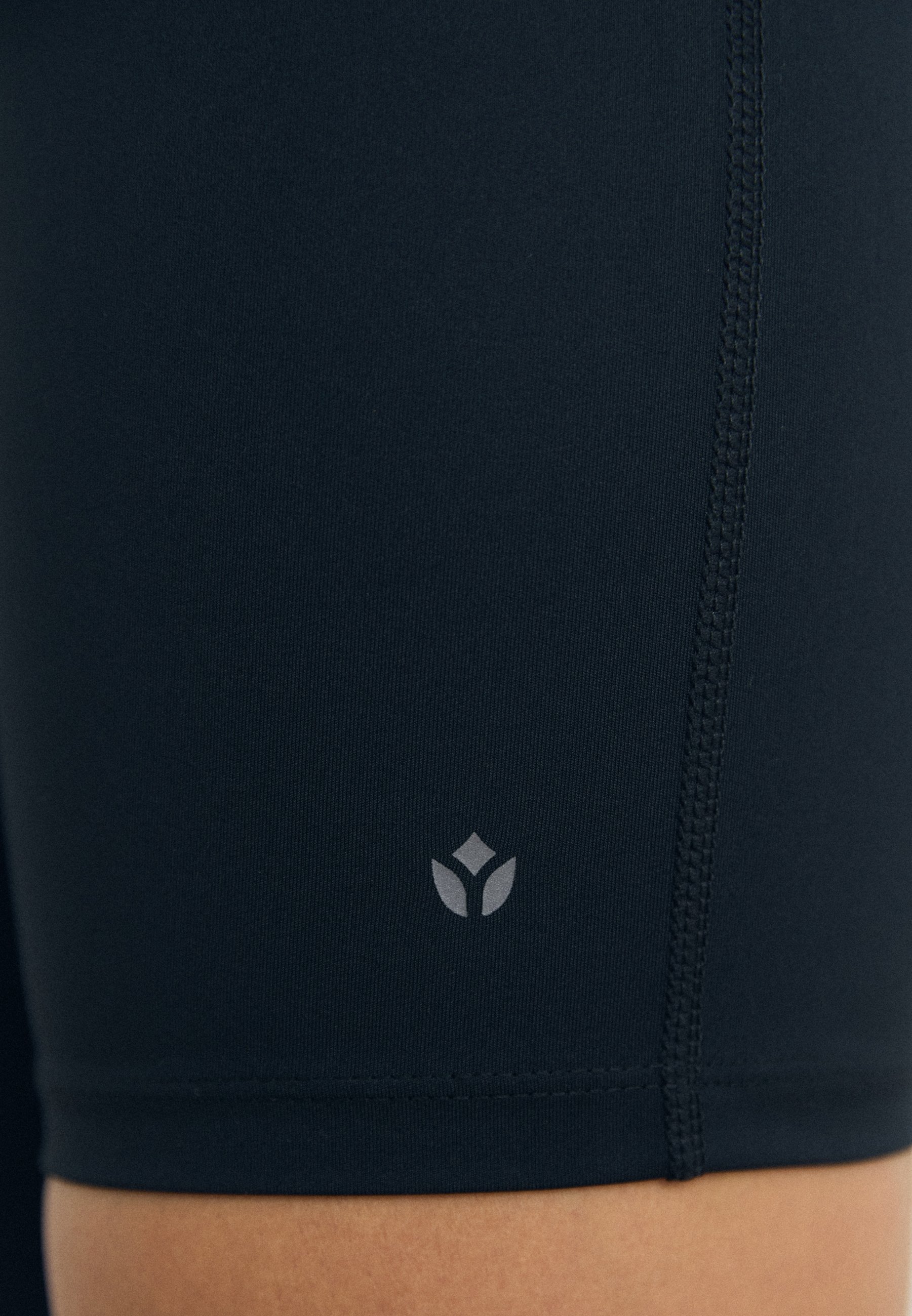 Even&Odd active ADAPTIVE LEGGINGS - Leggings - zwart/linkerbeen kort