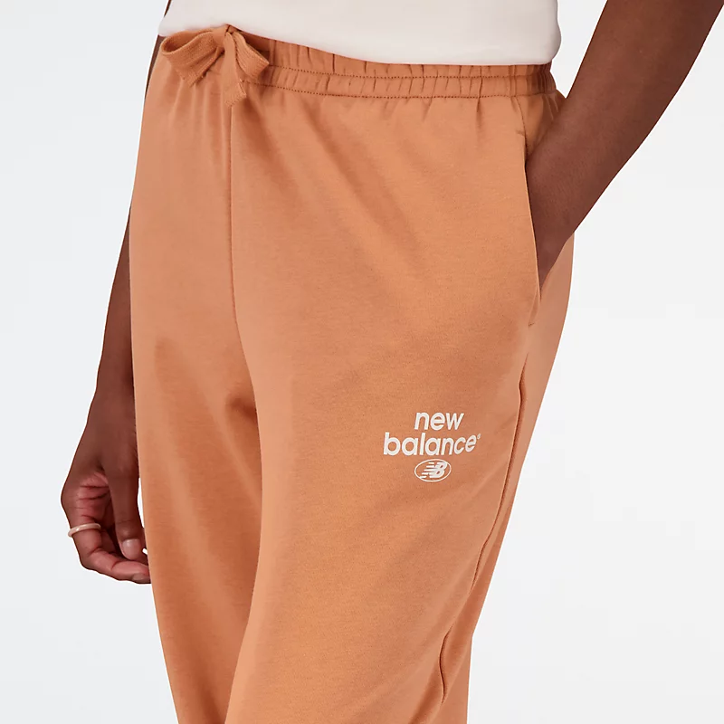 Damen-Basics neu interpretiert: Archiv-Hose aus French Terry – SEPIA