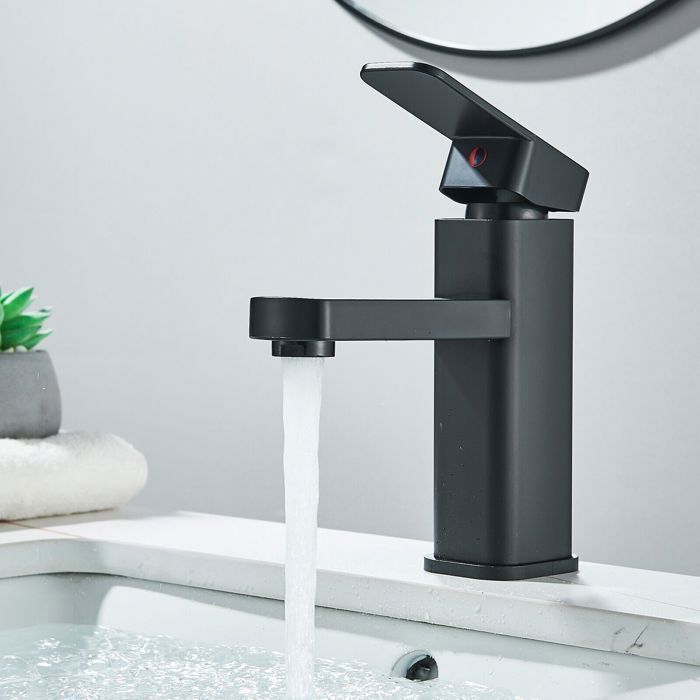 Rubinetto miscelatore per lavabo da bagno con maniglia quadrata, miscelatore per acqua calda e fredda con leva singola, nero