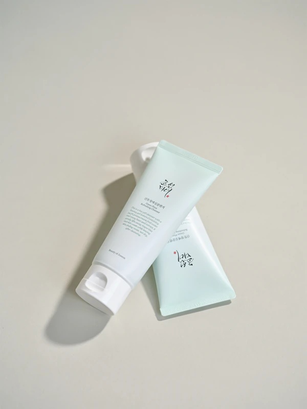 „Beauty of Joseon Green Plum Refreshing Cleanser“ – tai švelniai putojantis valomasis kremas su drėkinamuoju poveikiu.