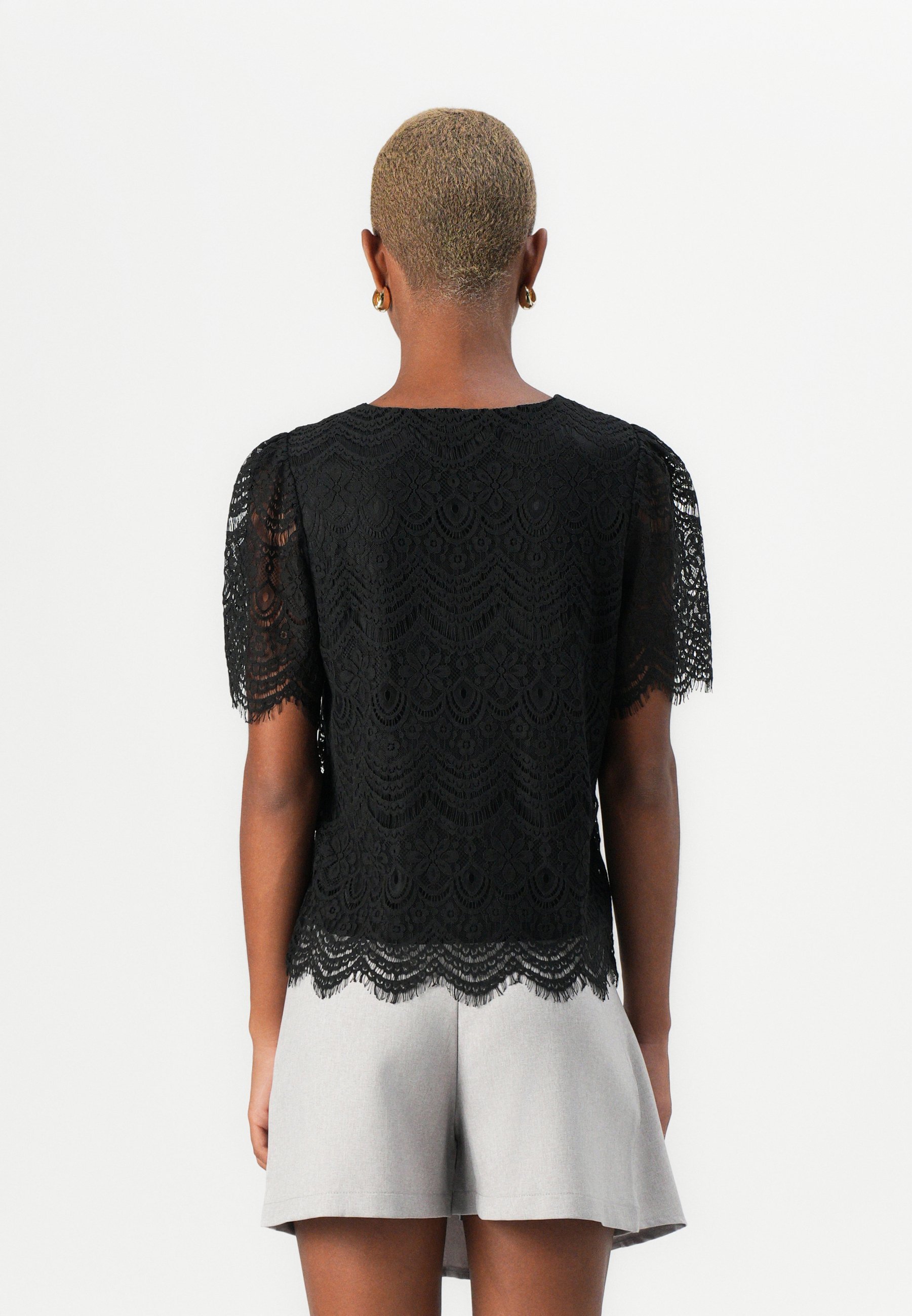 VILA VINOVERA O-HALS - Blouse met knoopsluiting - zwarte schoonheid
