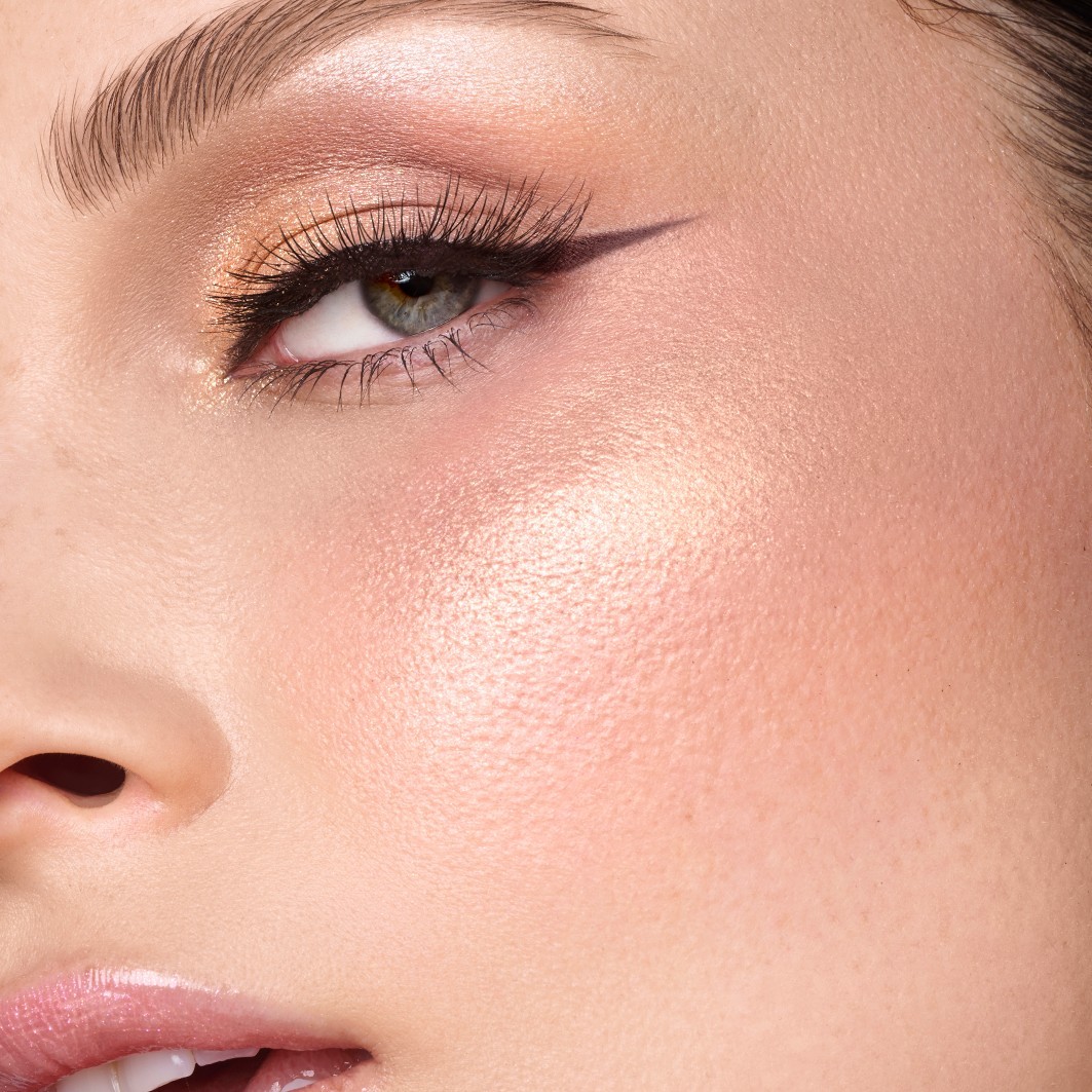 Rozjasňovač Morphe Holiday Collection OVERREACTION HOLOGRAPHIC LIQUID HIGHLIGHTER - 1 kus