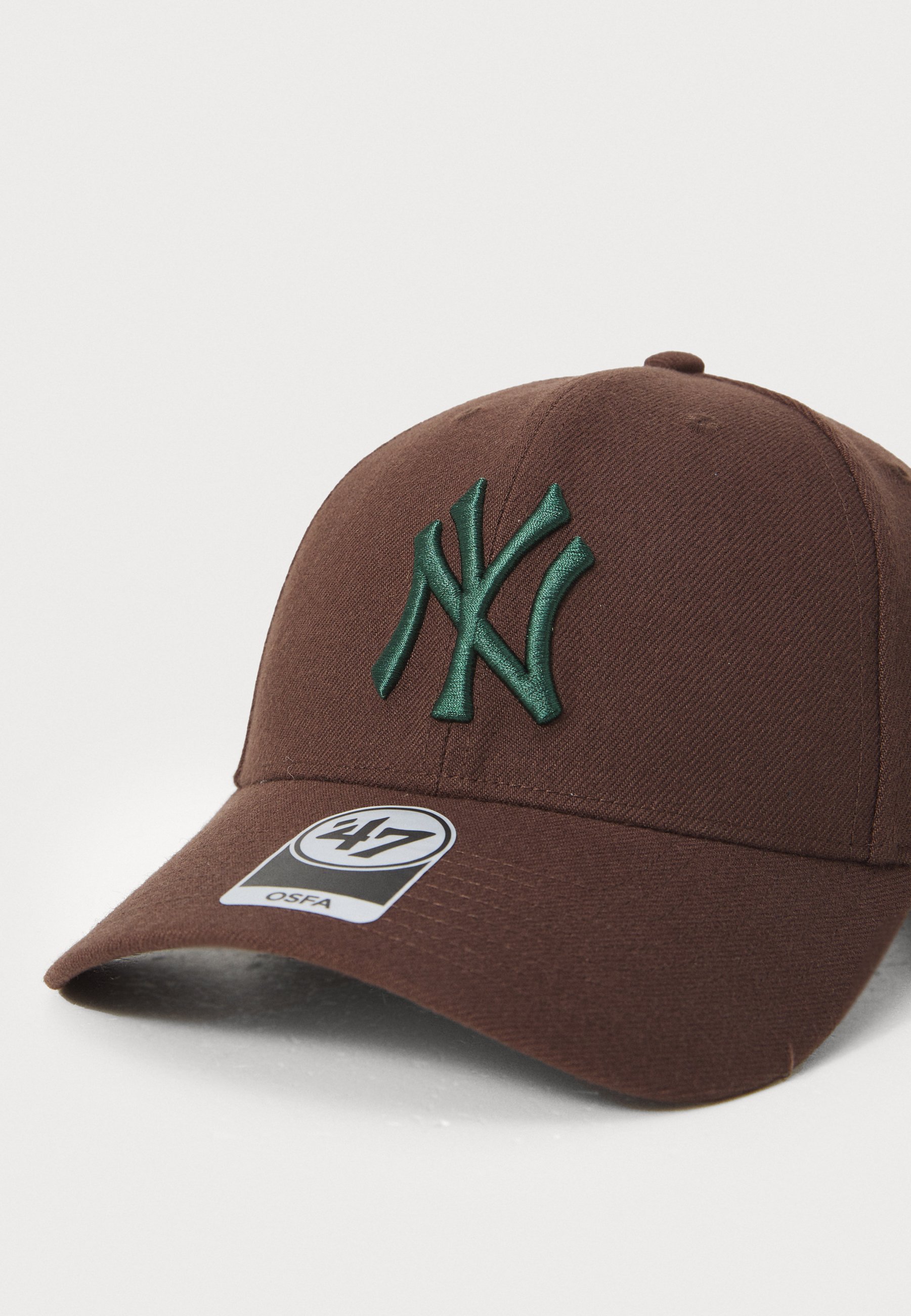 '47 Caps