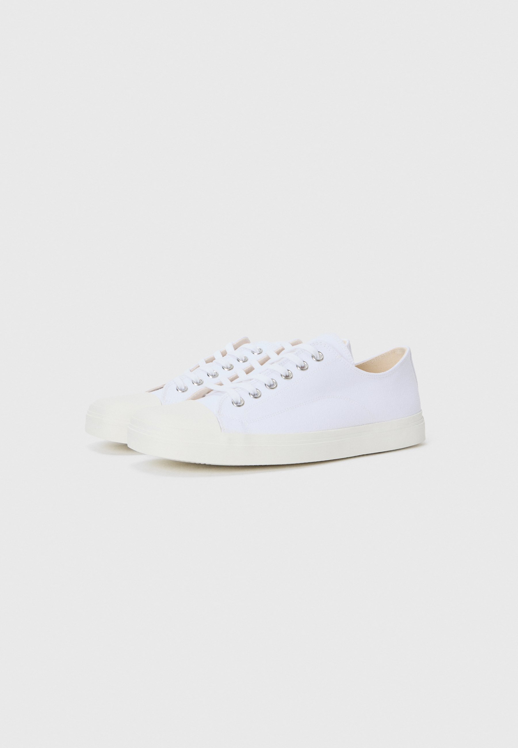Baskets MOSCHINO - blanches