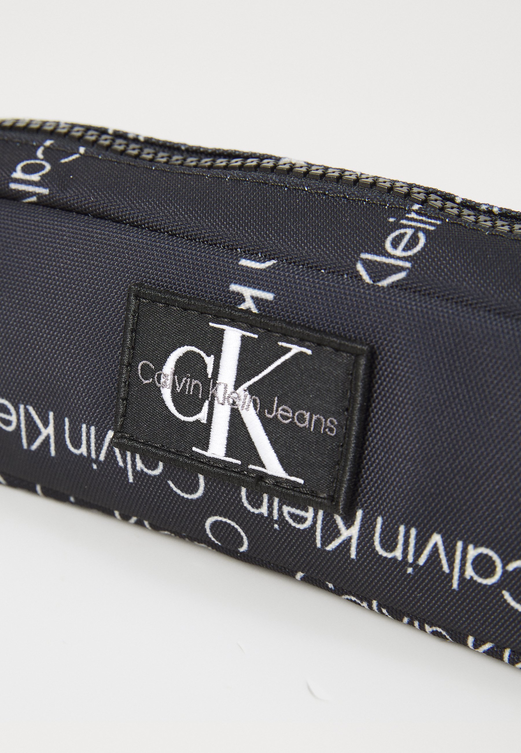 Estojo Calvin Klein Jeans CITY GRID UNISSEX - Estojo para lápis - preto