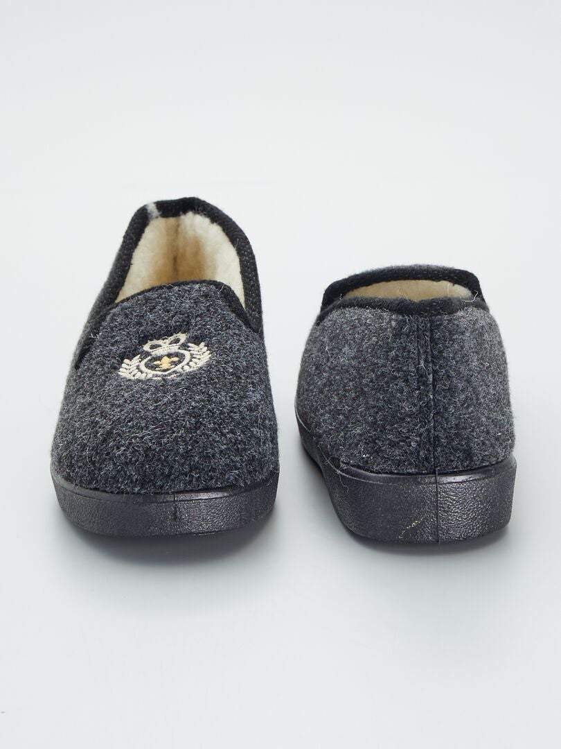 Pantufas de lã com brasão - Pretas