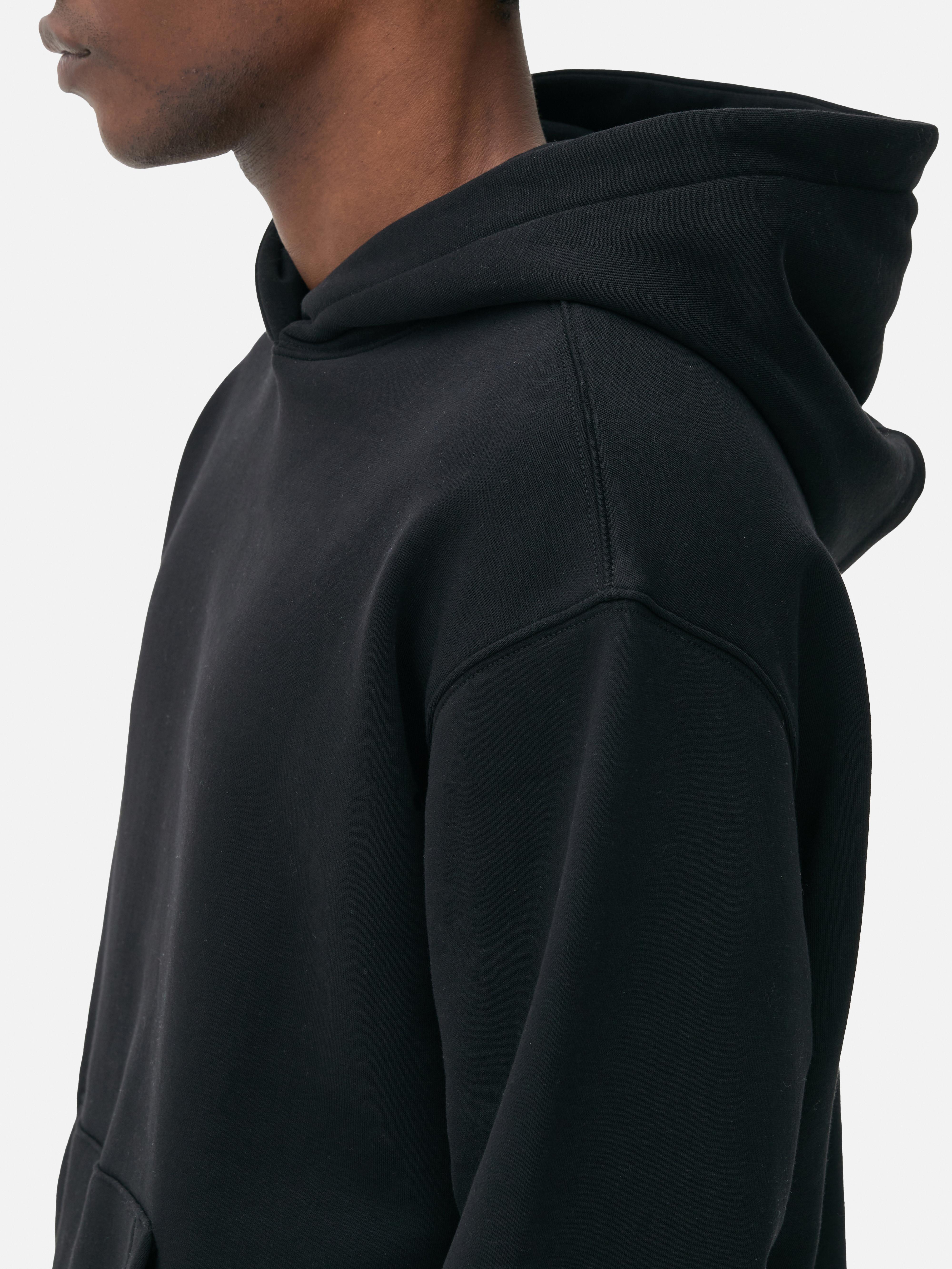 Felpa oversize in jersey. Felpa ampia e oversize con maniche lunghe e grande tasca a marsupio.