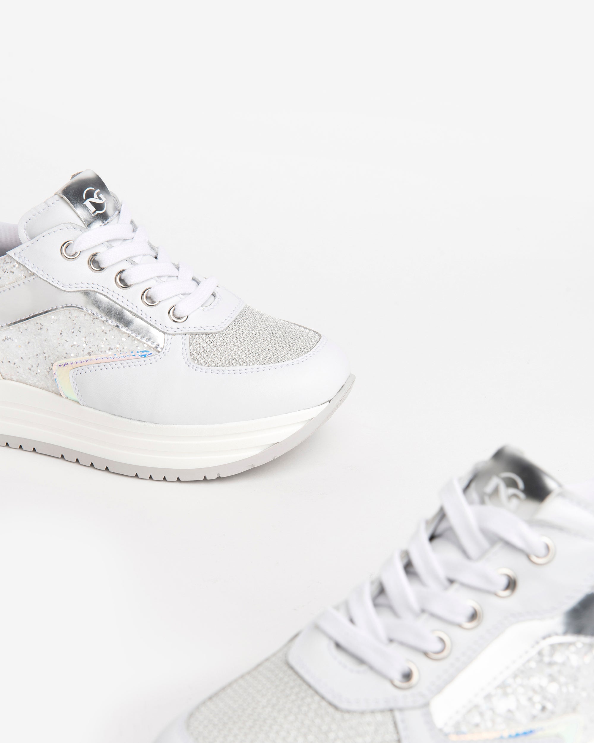  Sneaker für Mädchen aus Wildleder, Leder und Funktionsmaterialien