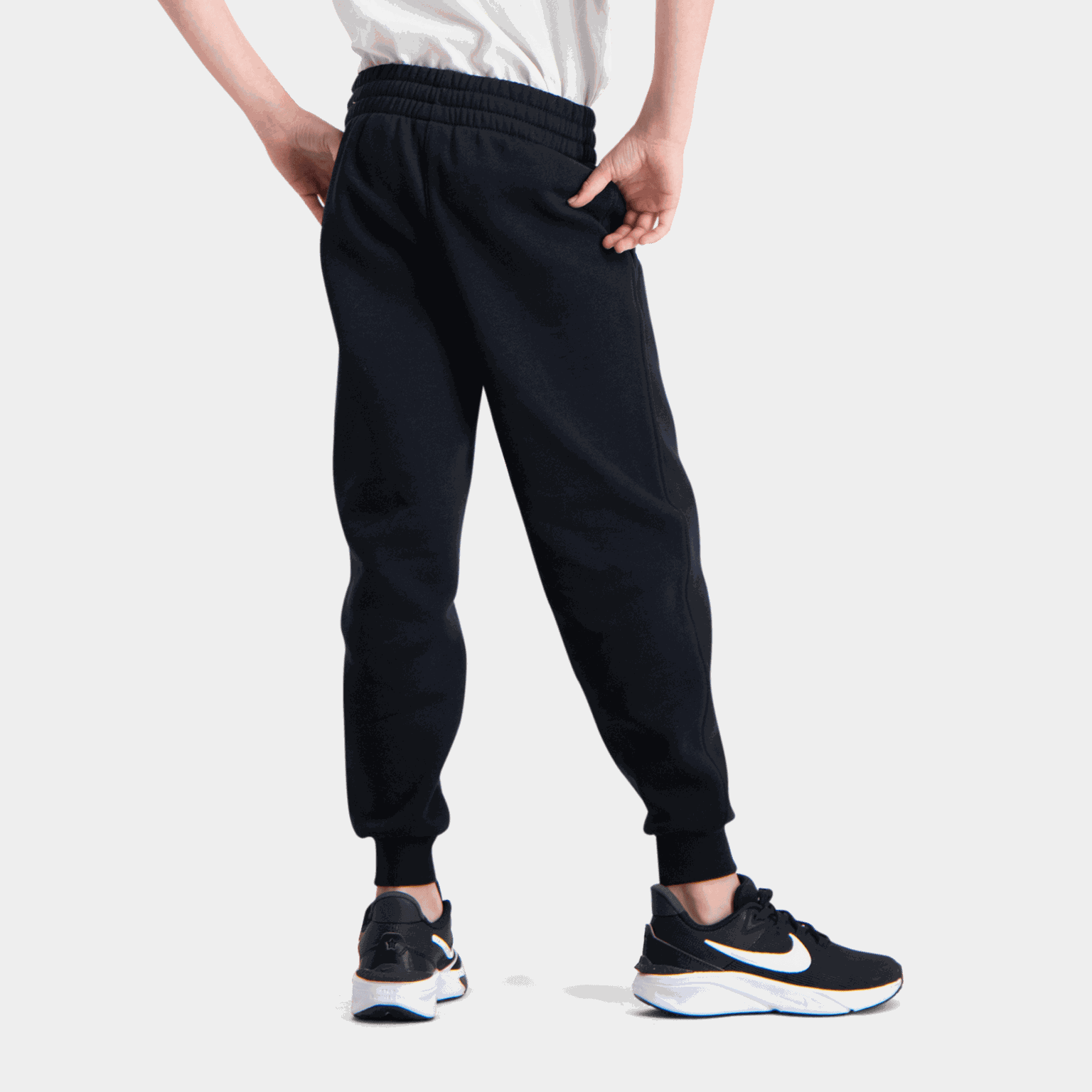  Dziecięce spodnie dresowe z polaru Sportswear Club