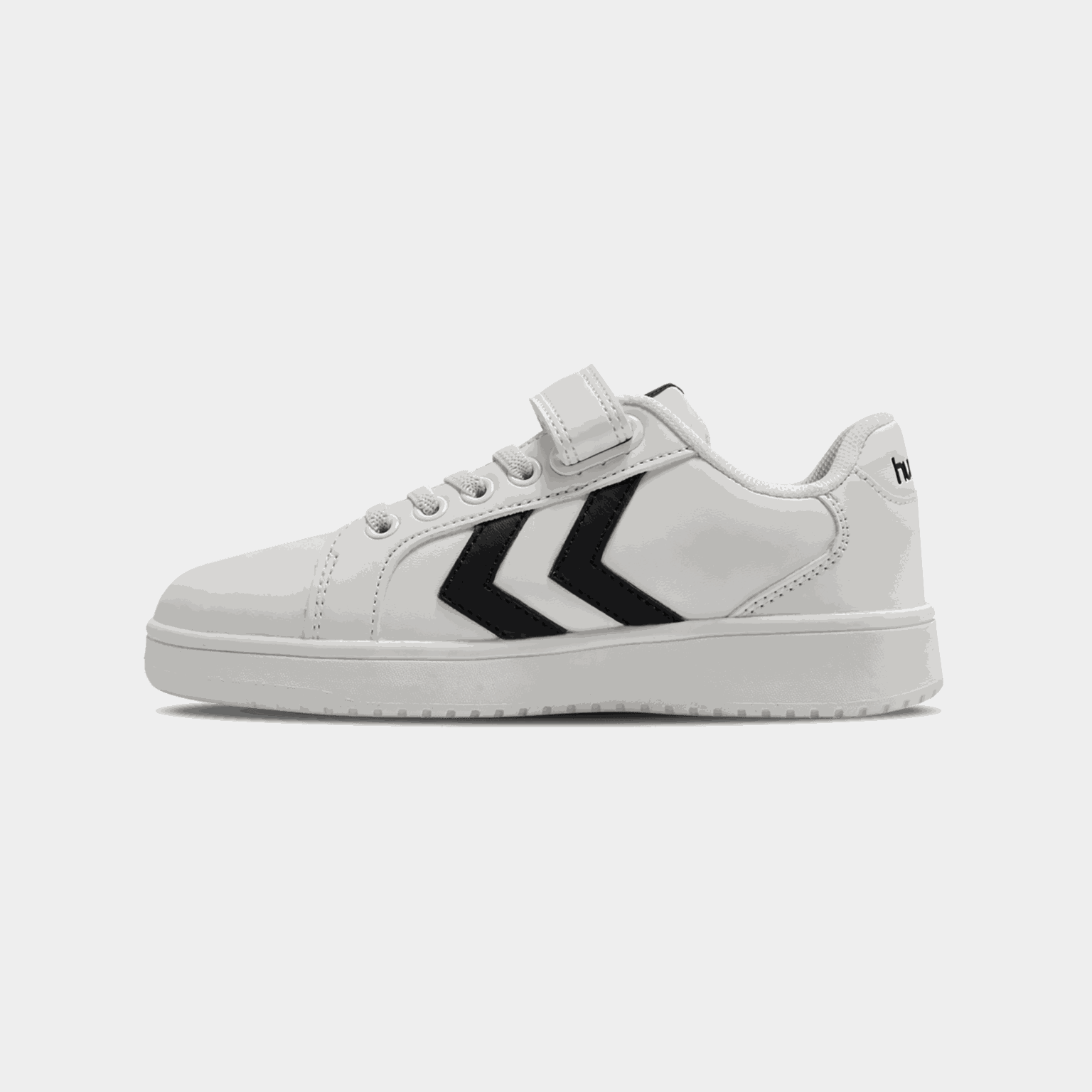 Buty sportowe Derby Court JR, model młodzieżowy