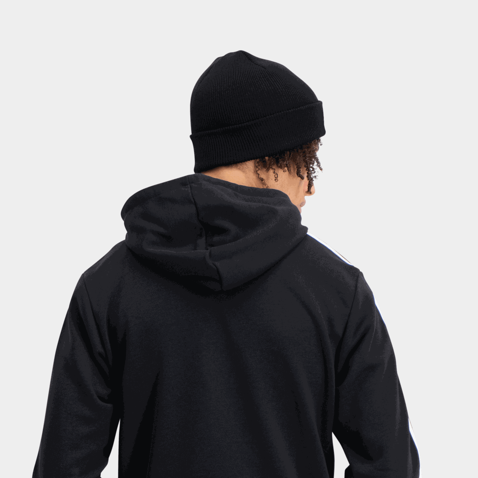  Czapka unisex z mankietem i logo - czarna