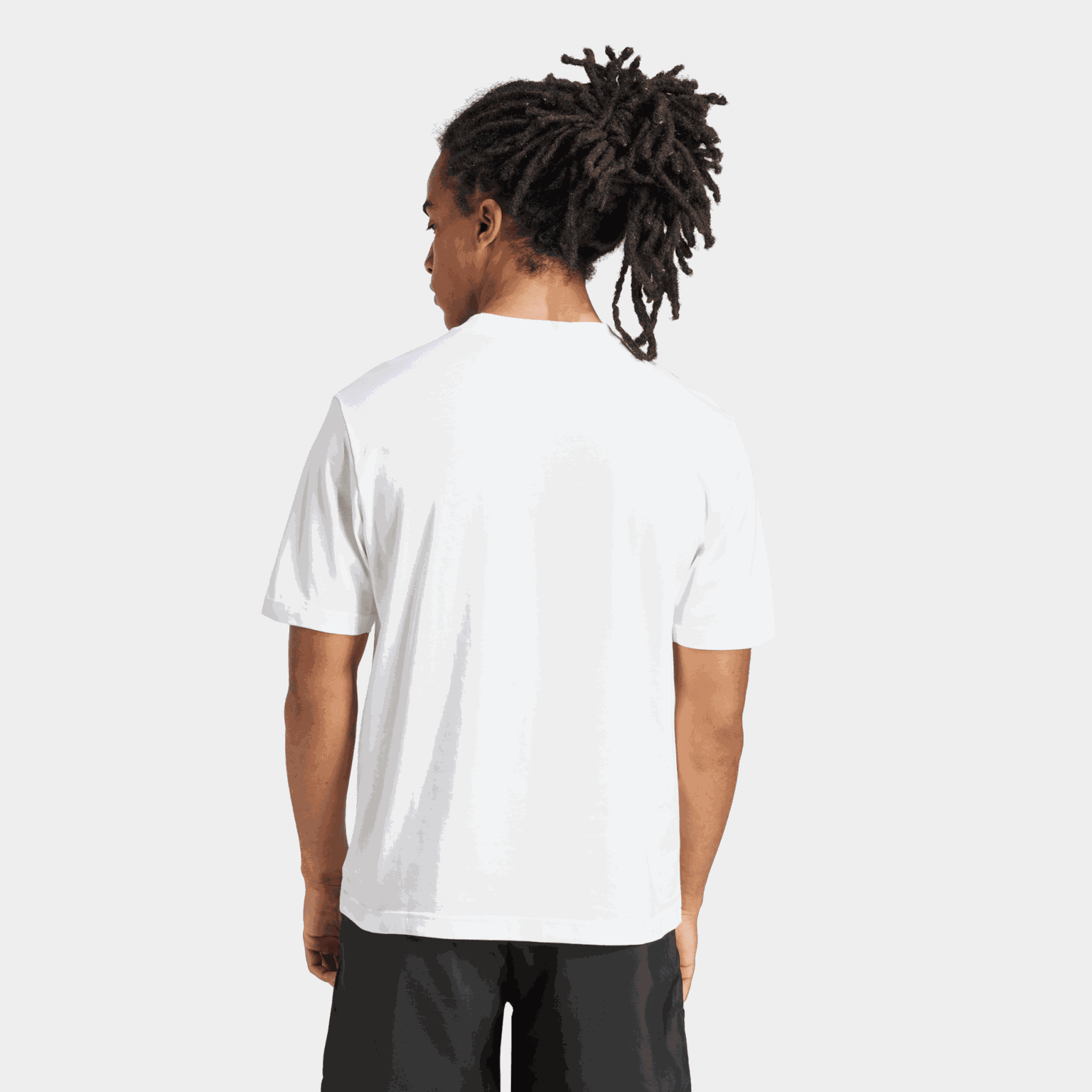  T-shirt da uomo essenziale con piccolo logo, in jersey liscio
