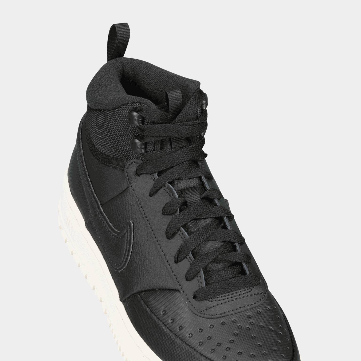 Tênis de inverno masculino Nike Court Vision.