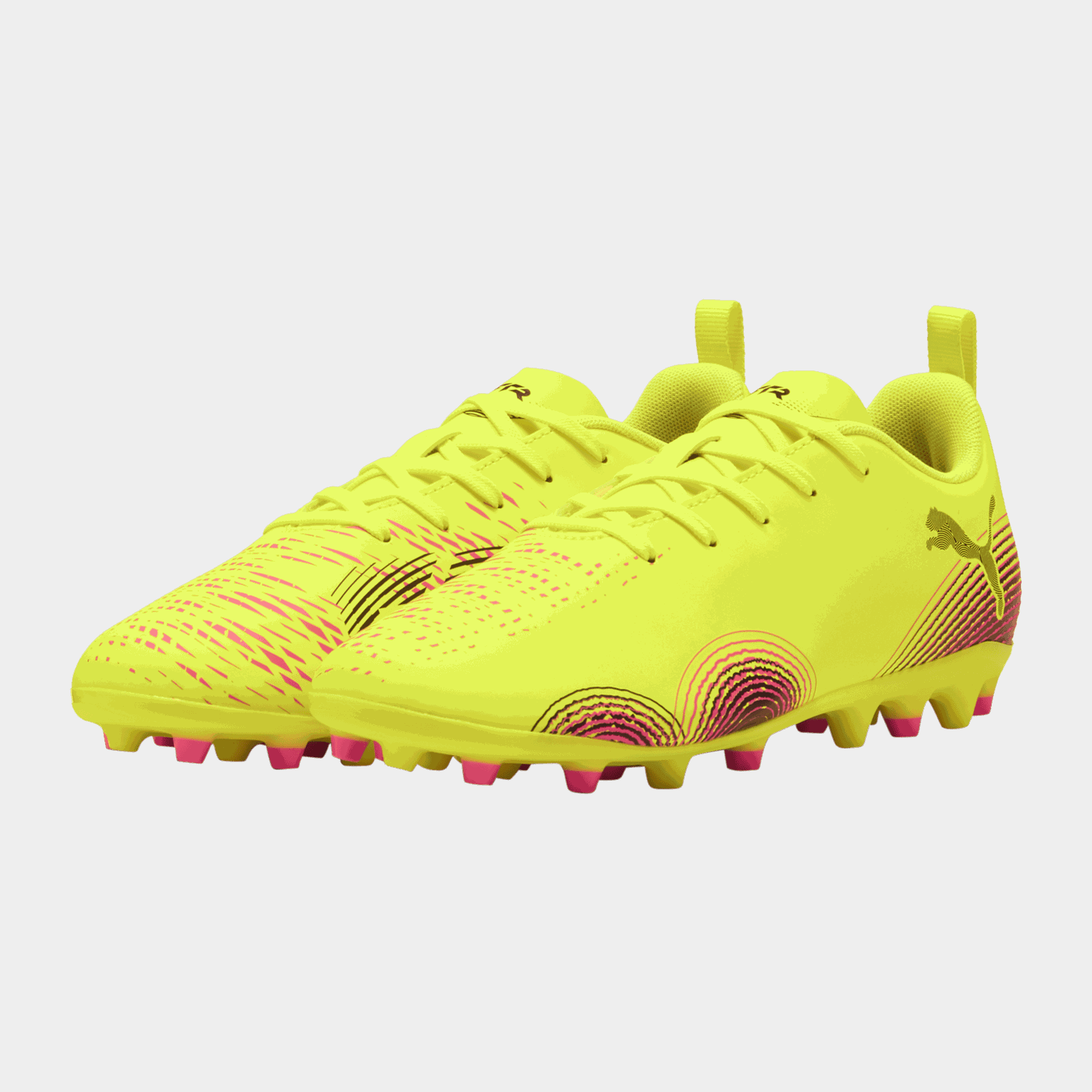  Buty piłkarskie FUTURE 8 Play MG dla dzieci, przeznaczone do gry na trawie naturalnej i syntetycznej.